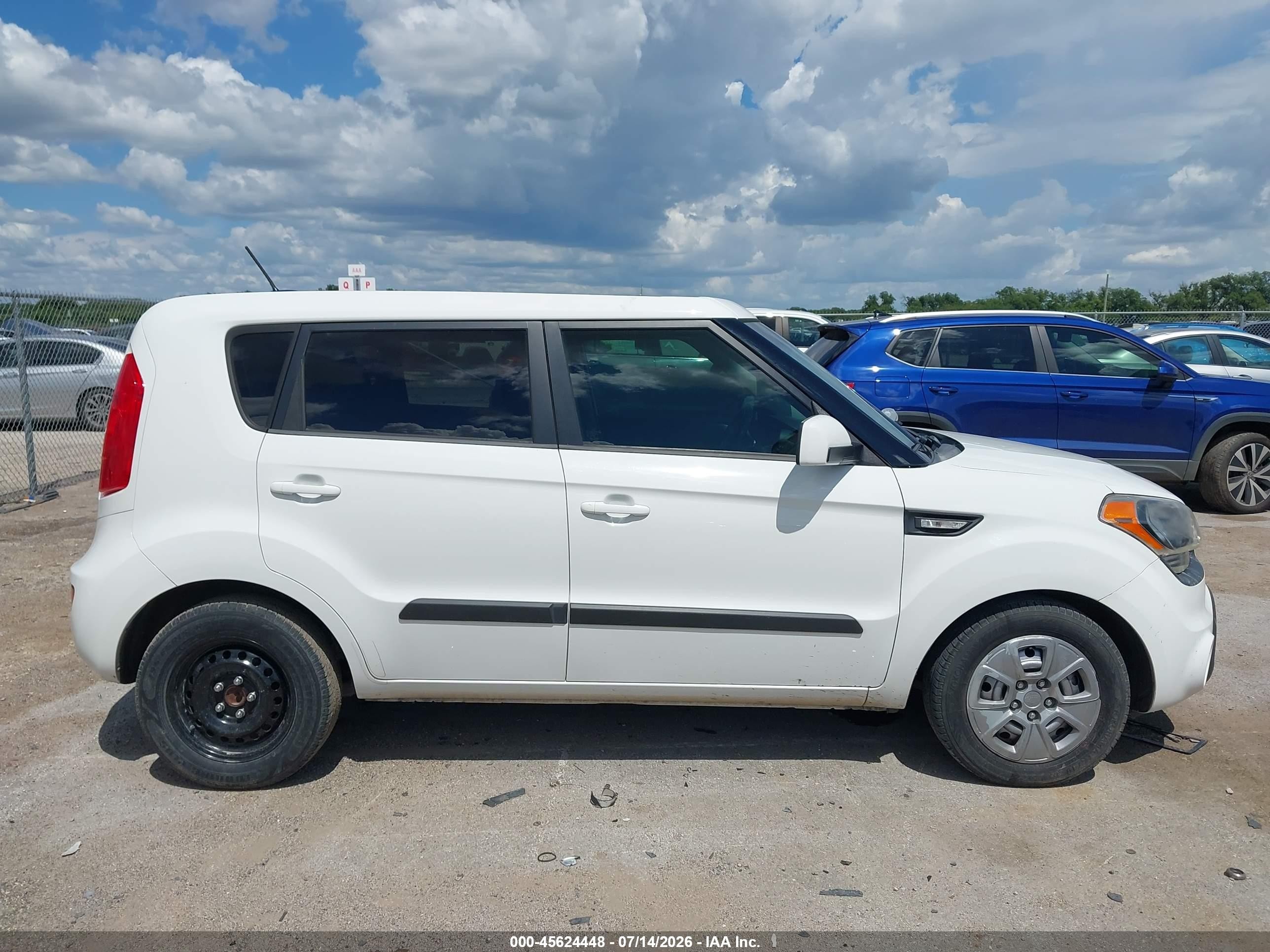 2012 Kia Soul   Белый vin: KNDJT2A58C7453294