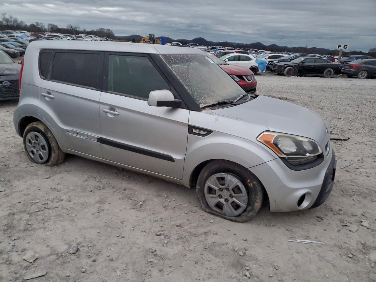 2012 Kia Soul Base Silver vin: KNDJT2A58C7459077