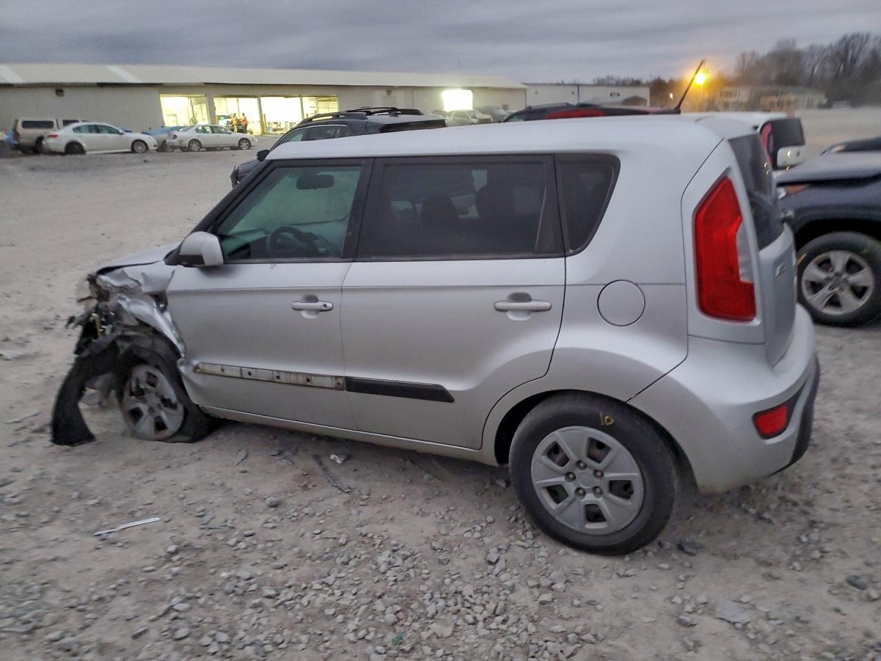 2012 Kia Soul Base Silver vin: KNDJT2A58C7459077