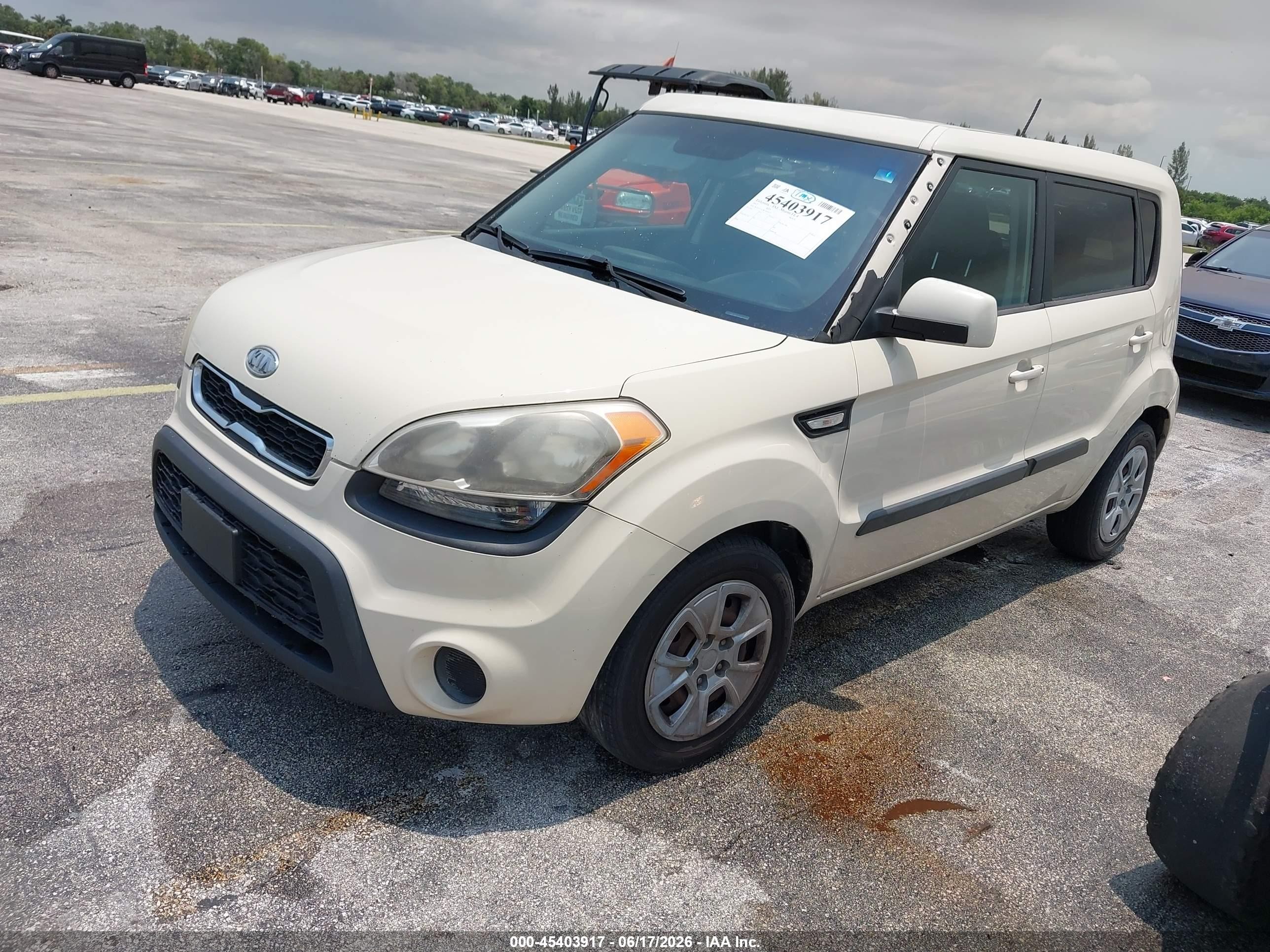 2012 Kia Soul ! Beige vin: KNDJT2A58C7459337