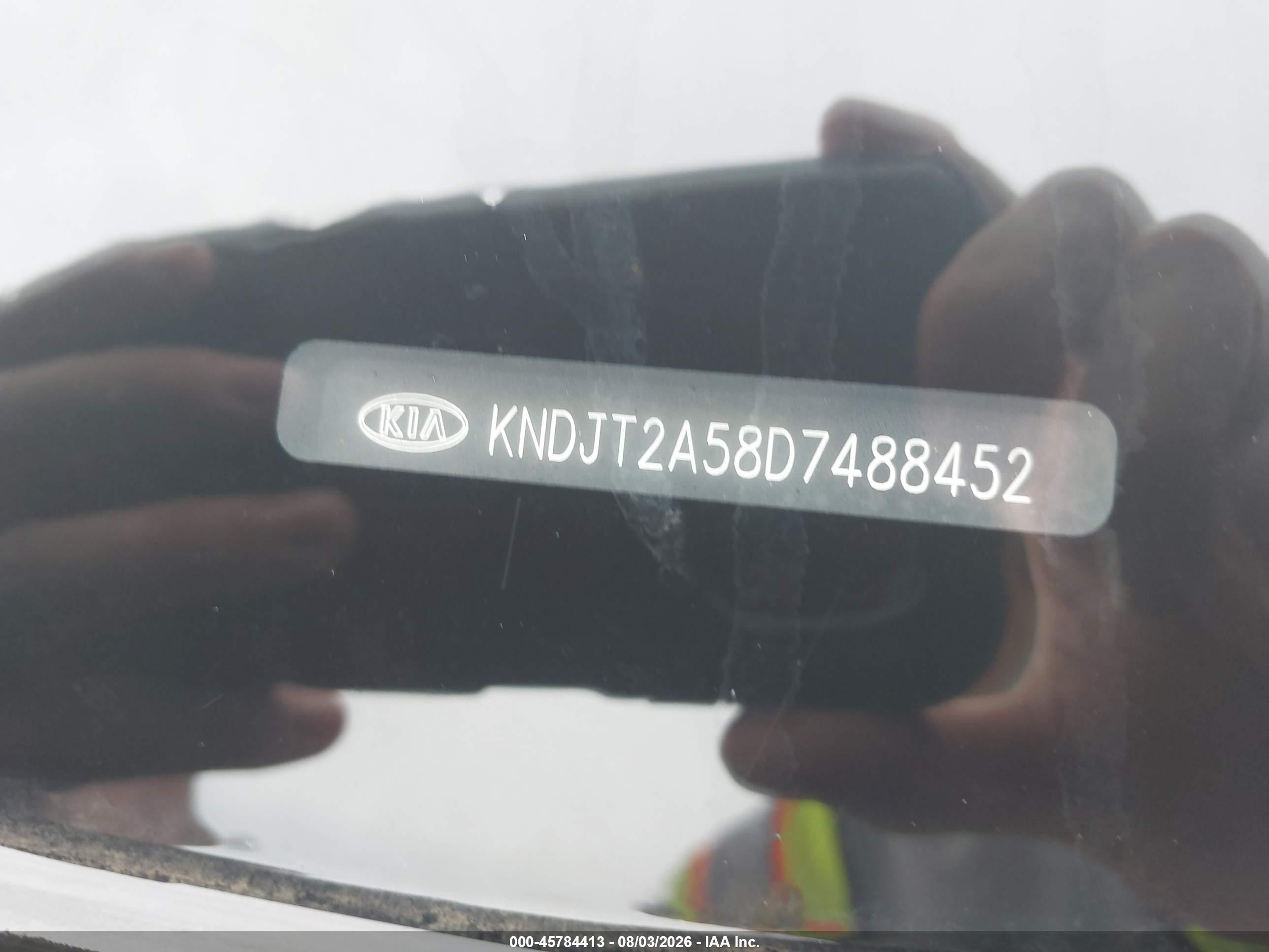 2013 Kia Soul   Silver vin: KNDJT2A58D7488452
