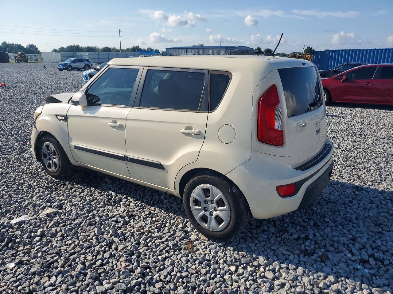 2013 Kia Soul Base Бежевый vin: KNDJT2A58D7505217