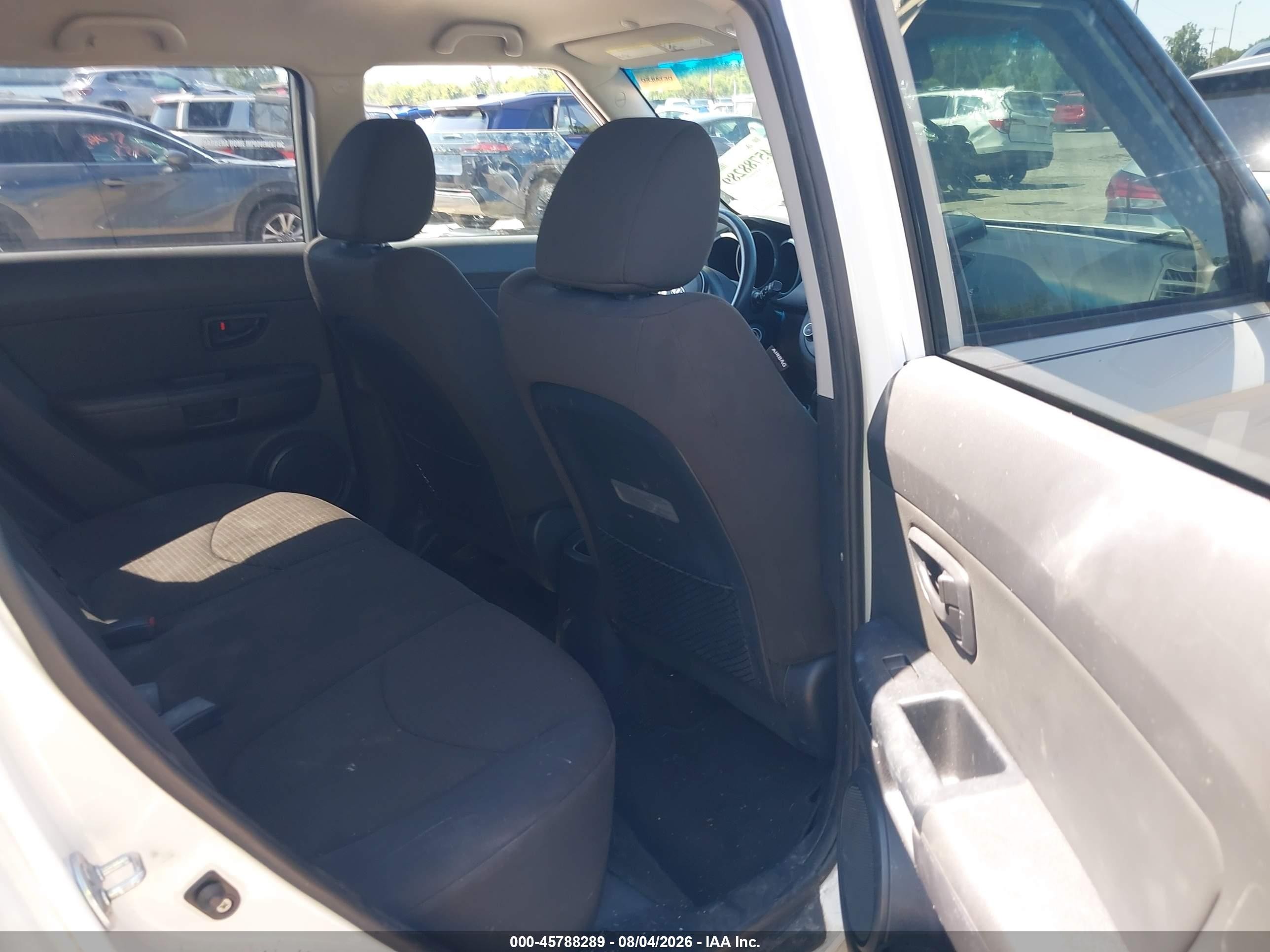 2013 Kia Soul ! White vin: KNDJT2A58D7512040