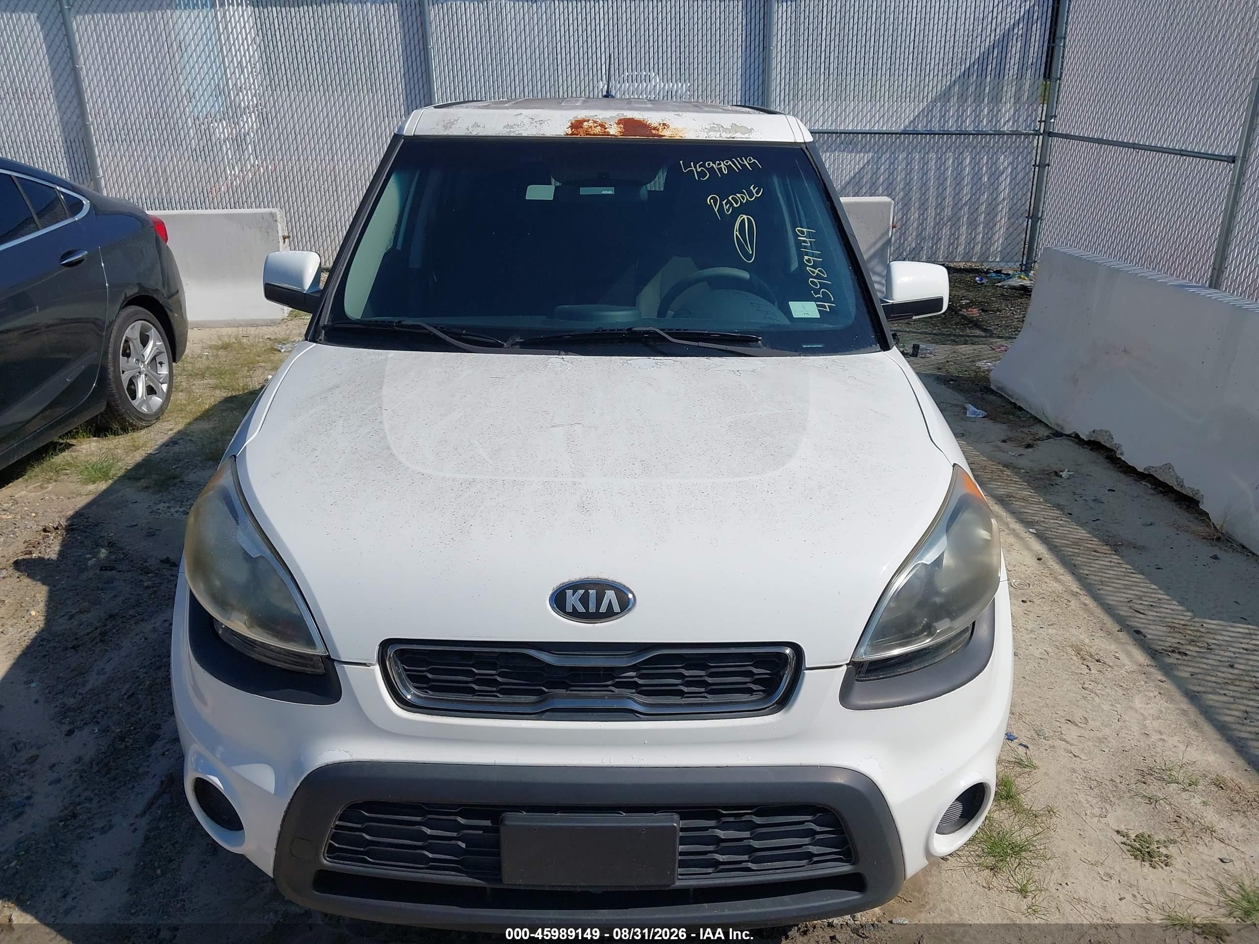 2013 Kia Soul   White vin: KNDJT2A58D7518551