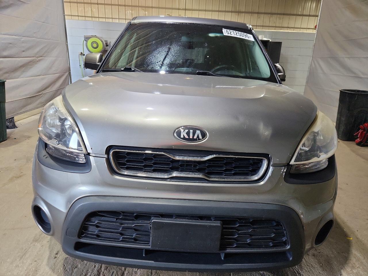 2013 Kia Soul Base Gray vin: KNDJT2A58D7560654