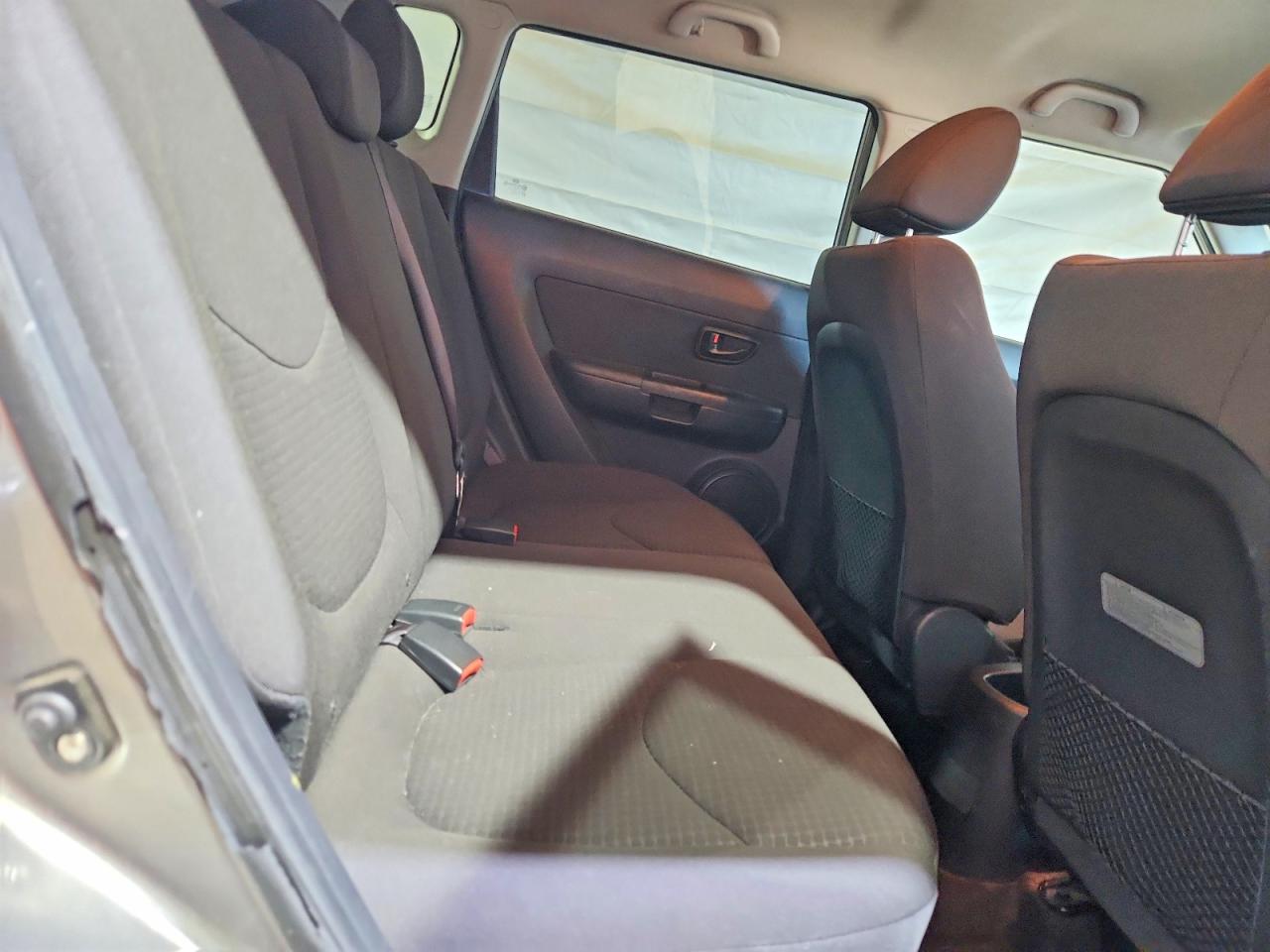 2013 Kia Soul Base Gray vin: KNDJT2A58D7560654