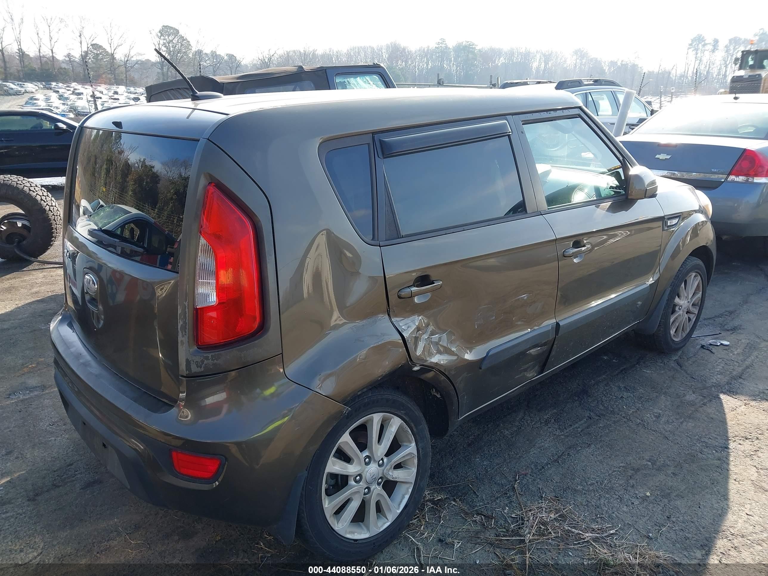 2013 Kia Soul   Brown vin: KNDJT2A58D7572495