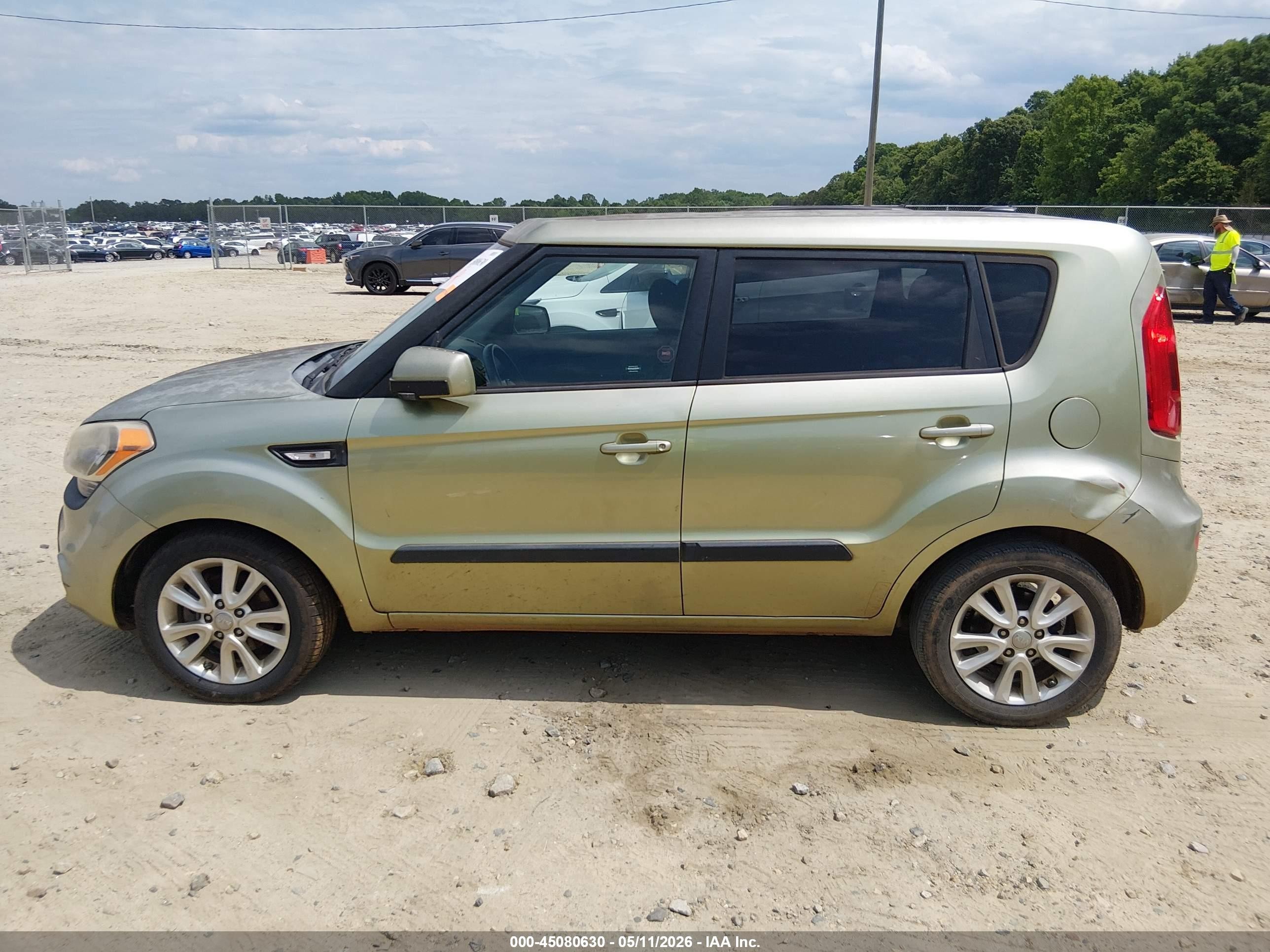 2013 Kia Soul   Green vin: KNDJT2A58D7591936