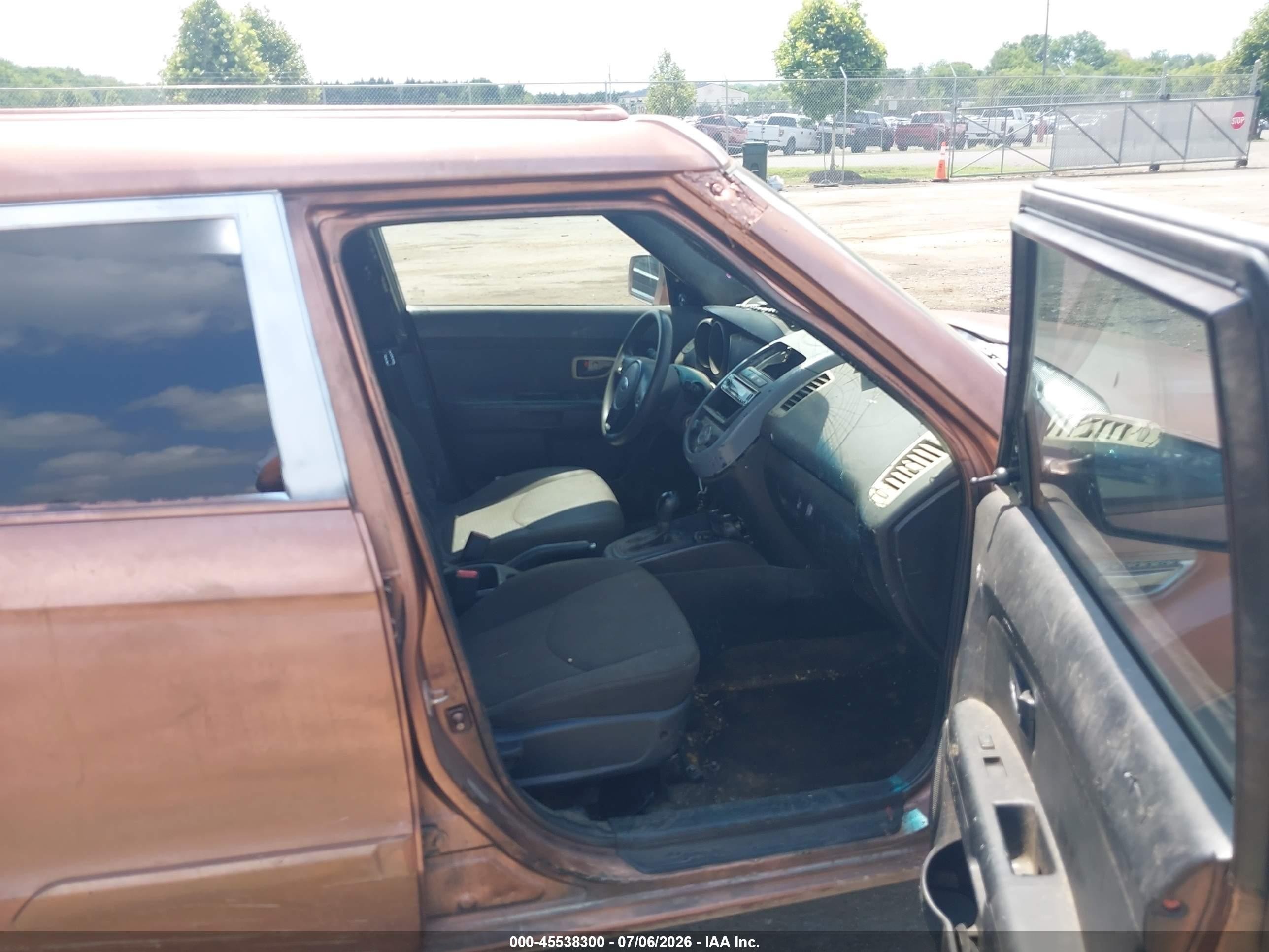 2013 Kia Soul   Orange vin: KNDJT2A58D7749921