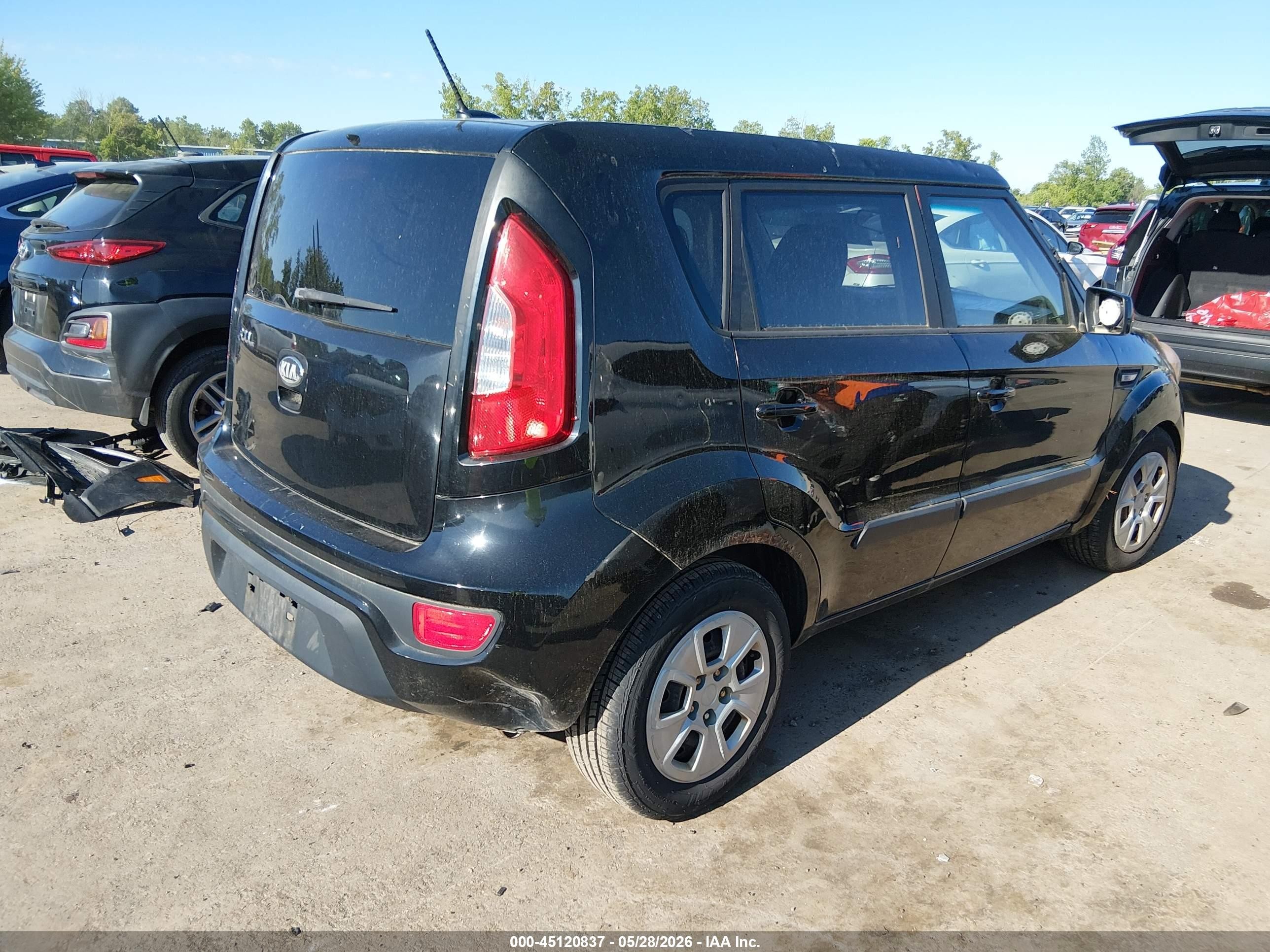 2013 Kia Soul   Black vin: KNDJT2A58D7750048