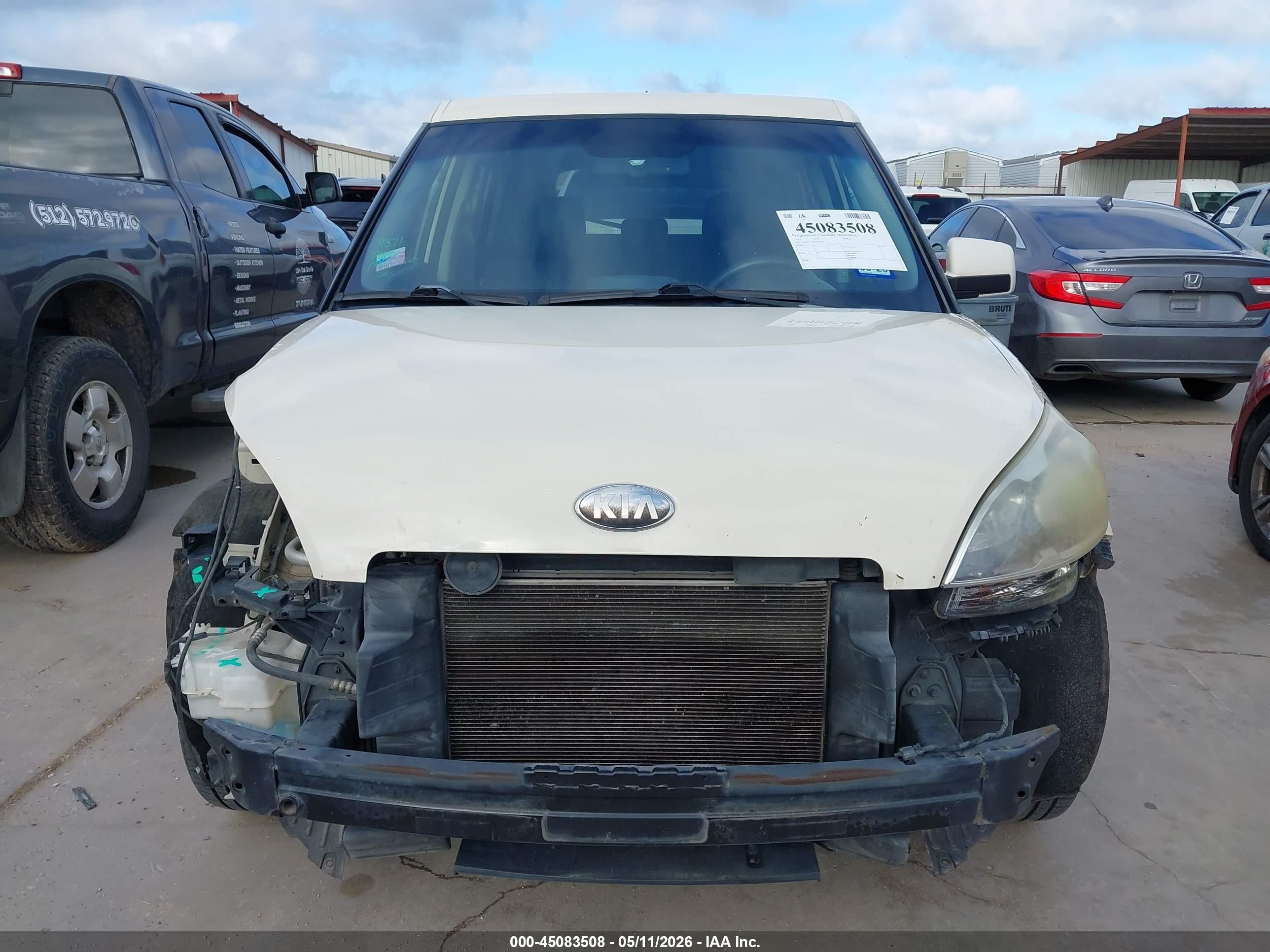 2013 Kia Soul   White vin: KNDJT2A58D7767108