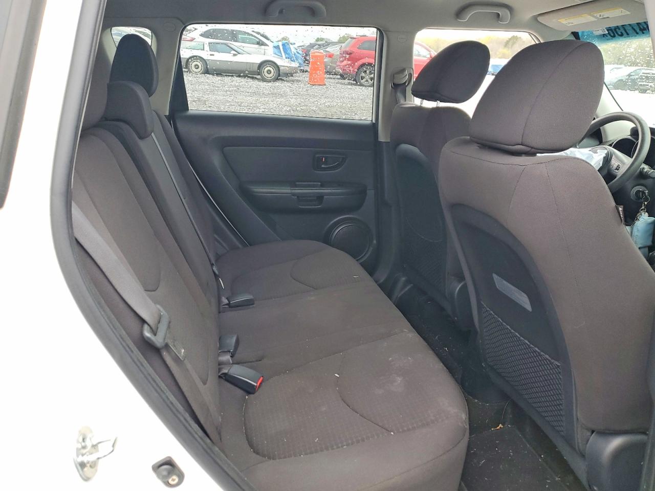 2013 Kia Soul Base White vin: KNDJT2A58D7777329