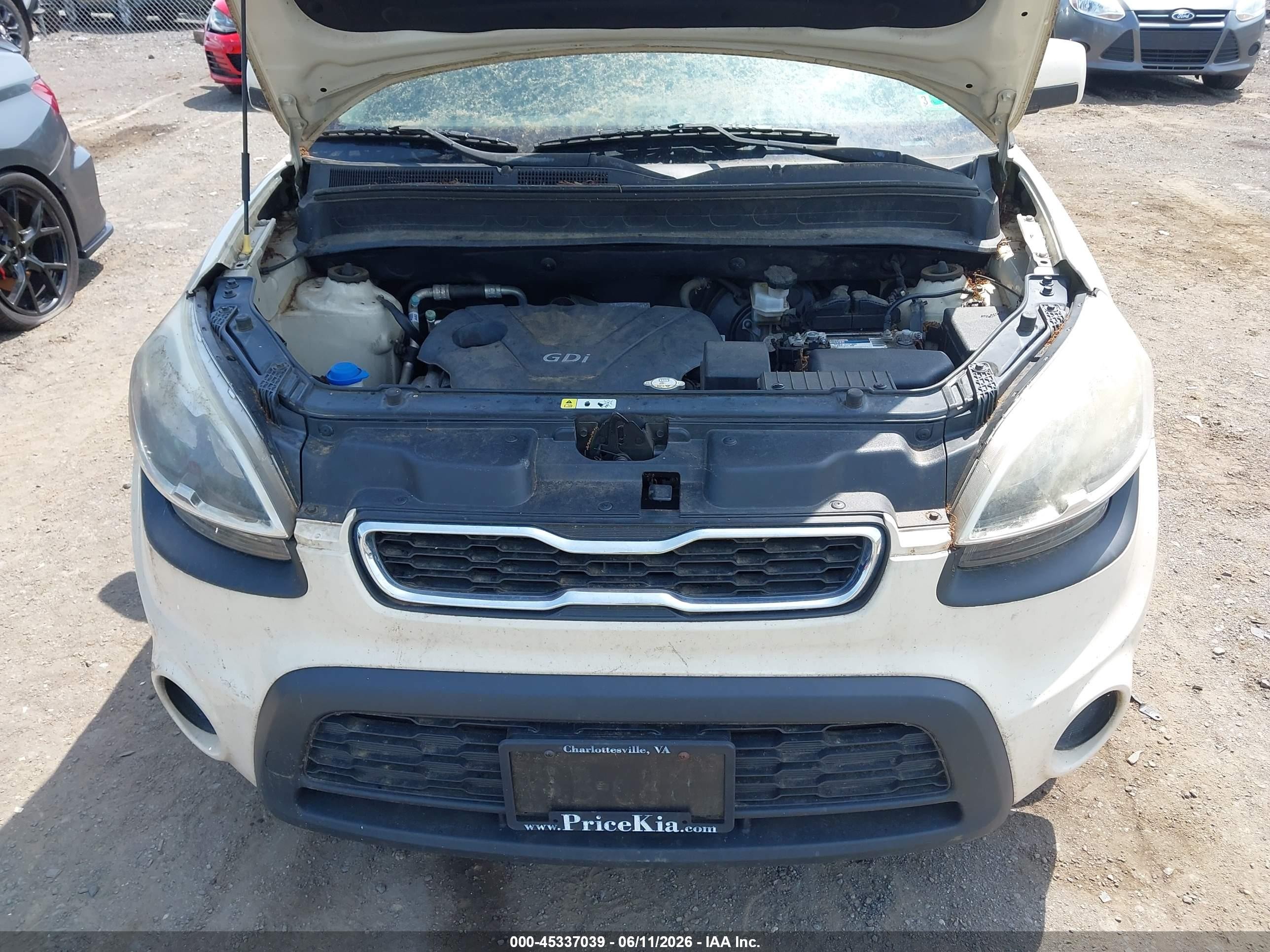 2012 Kia Soul   White vin: KNDJT2A59C7387340