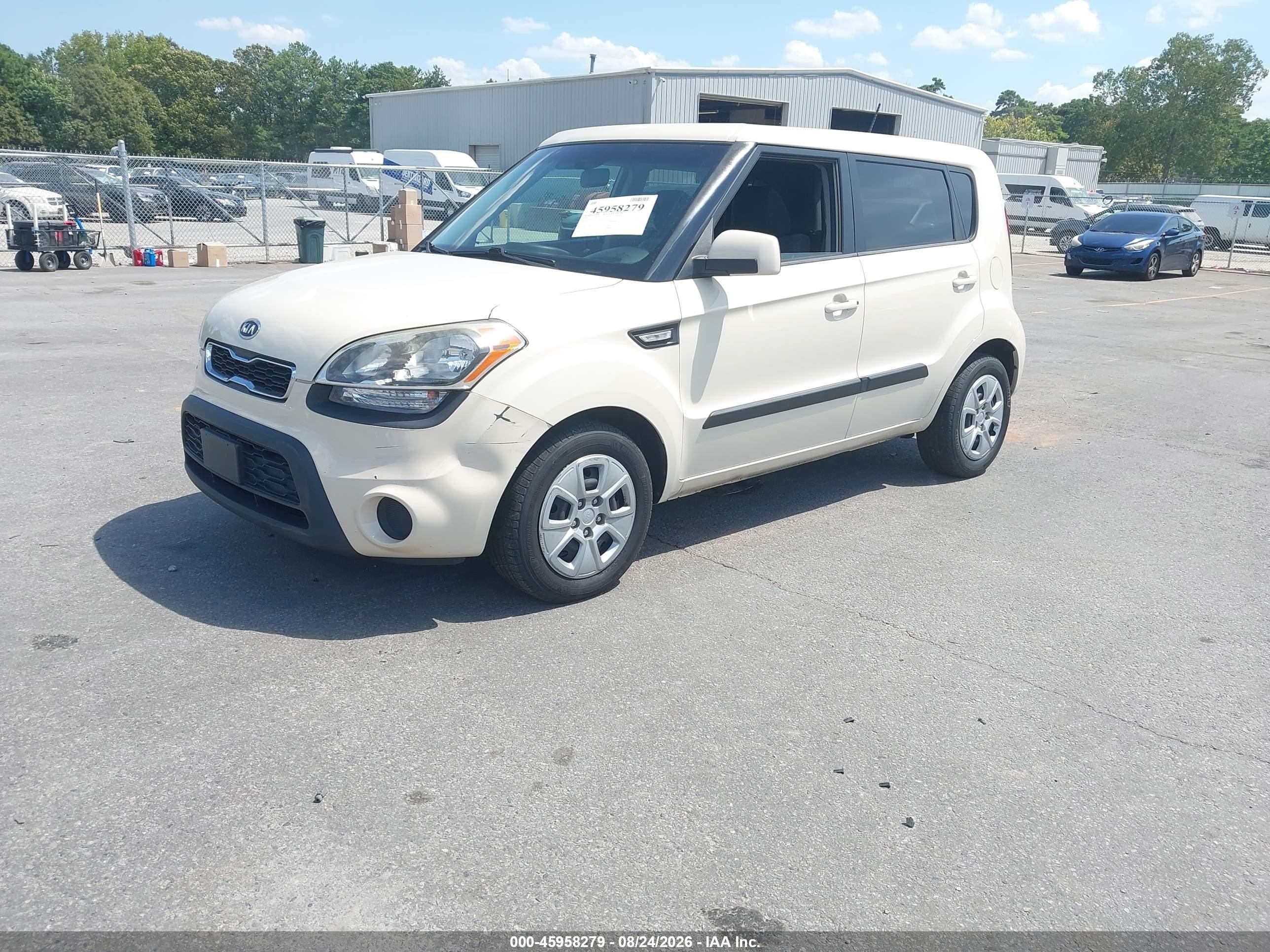 2012 Kia Soul   Cream vin: KNDJT2A59C7423317