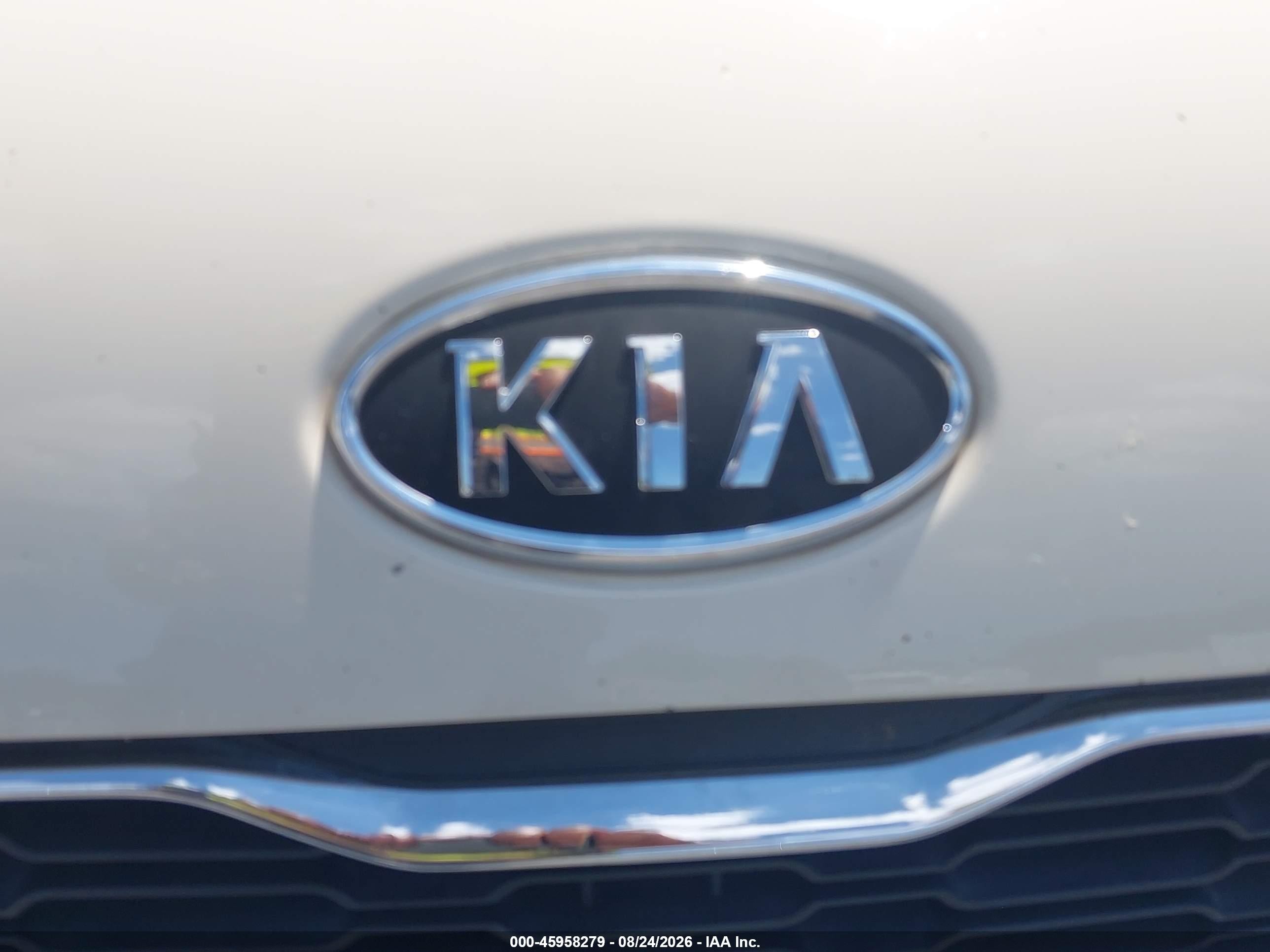 2012 Kia Soul   Cream vin: KNDJT2A59C7423317