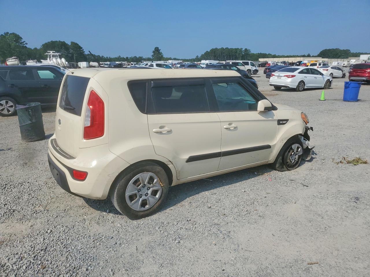 2012 Kia Soul Base Beige vin: KNDJT2A59C7471271