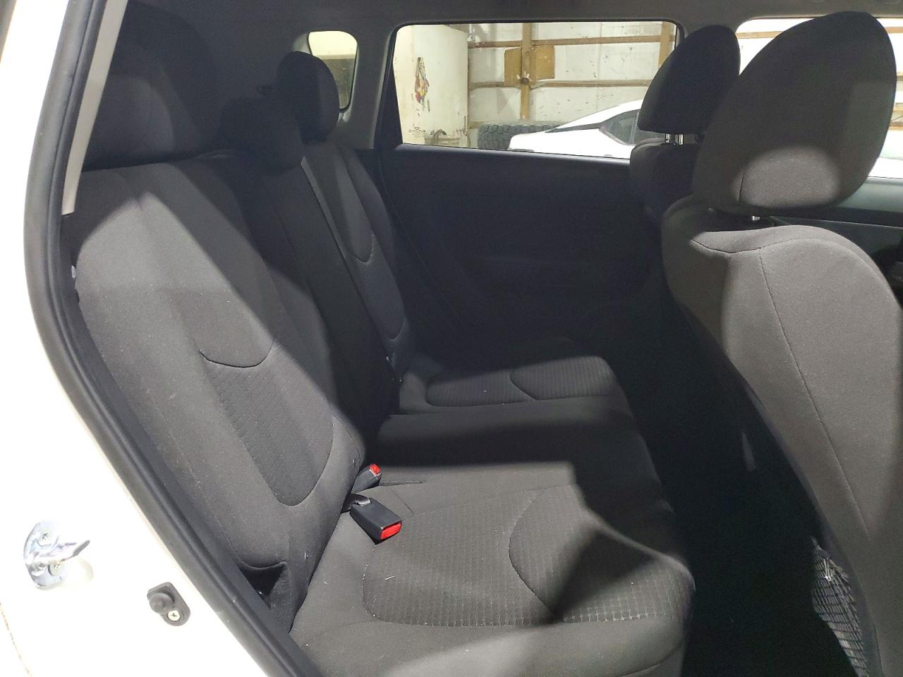 2013 Kia Soul White vin: KNDJT2A59D7484099