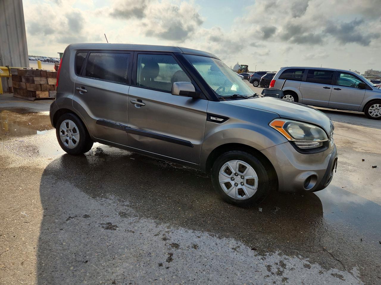 2013 Kia Soul Base Серый vin: KNDJT2A59D7493563