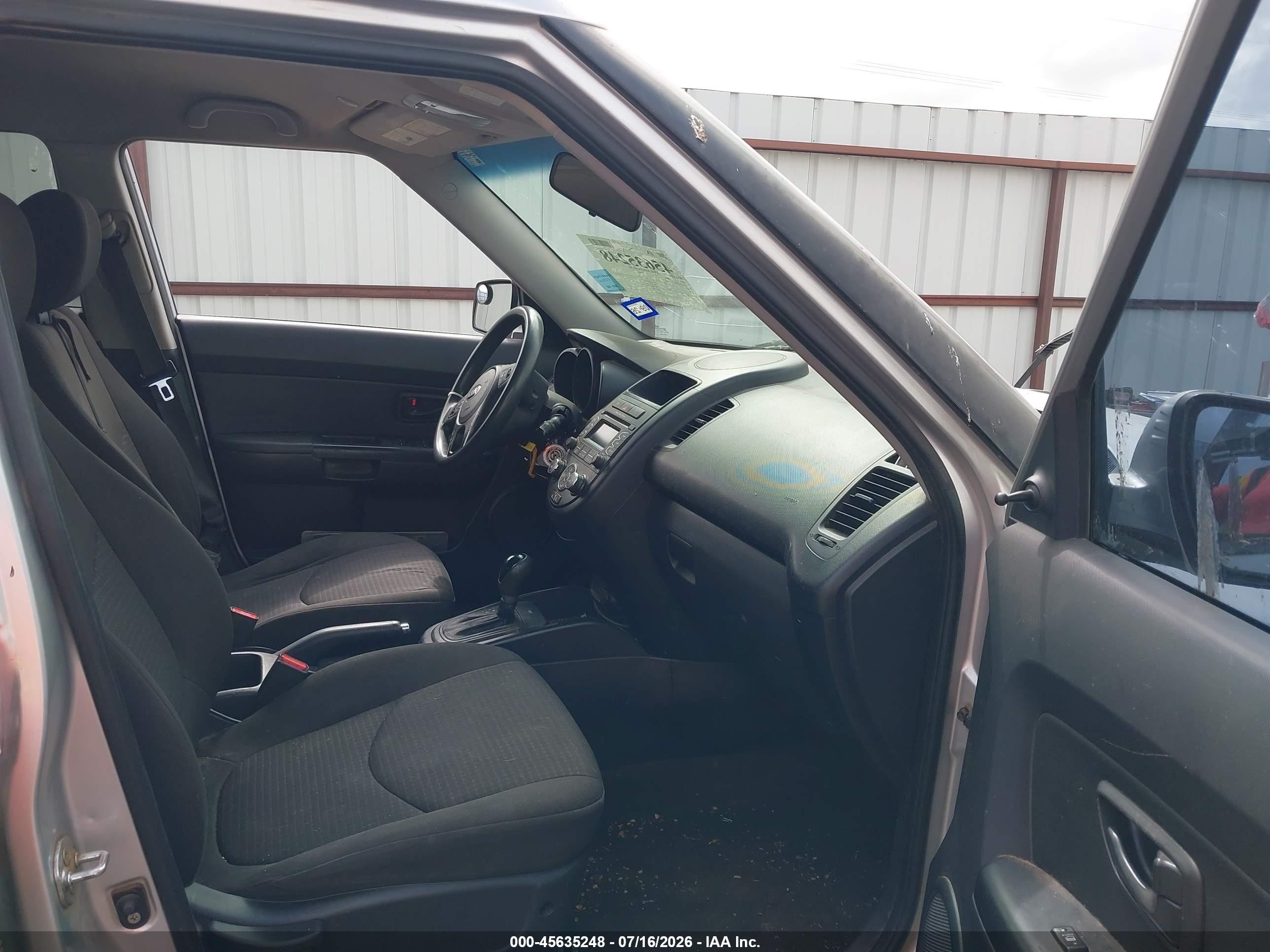 2013 Kia Soul   Серебряный vin: KNDJT2A59D7509177
