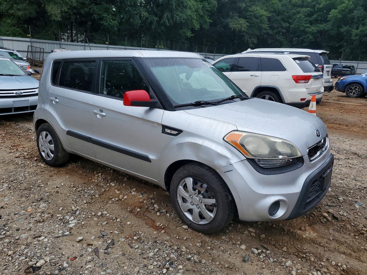 2013 Kia Soul Base Silver vin: KNDJT2A59D7526111