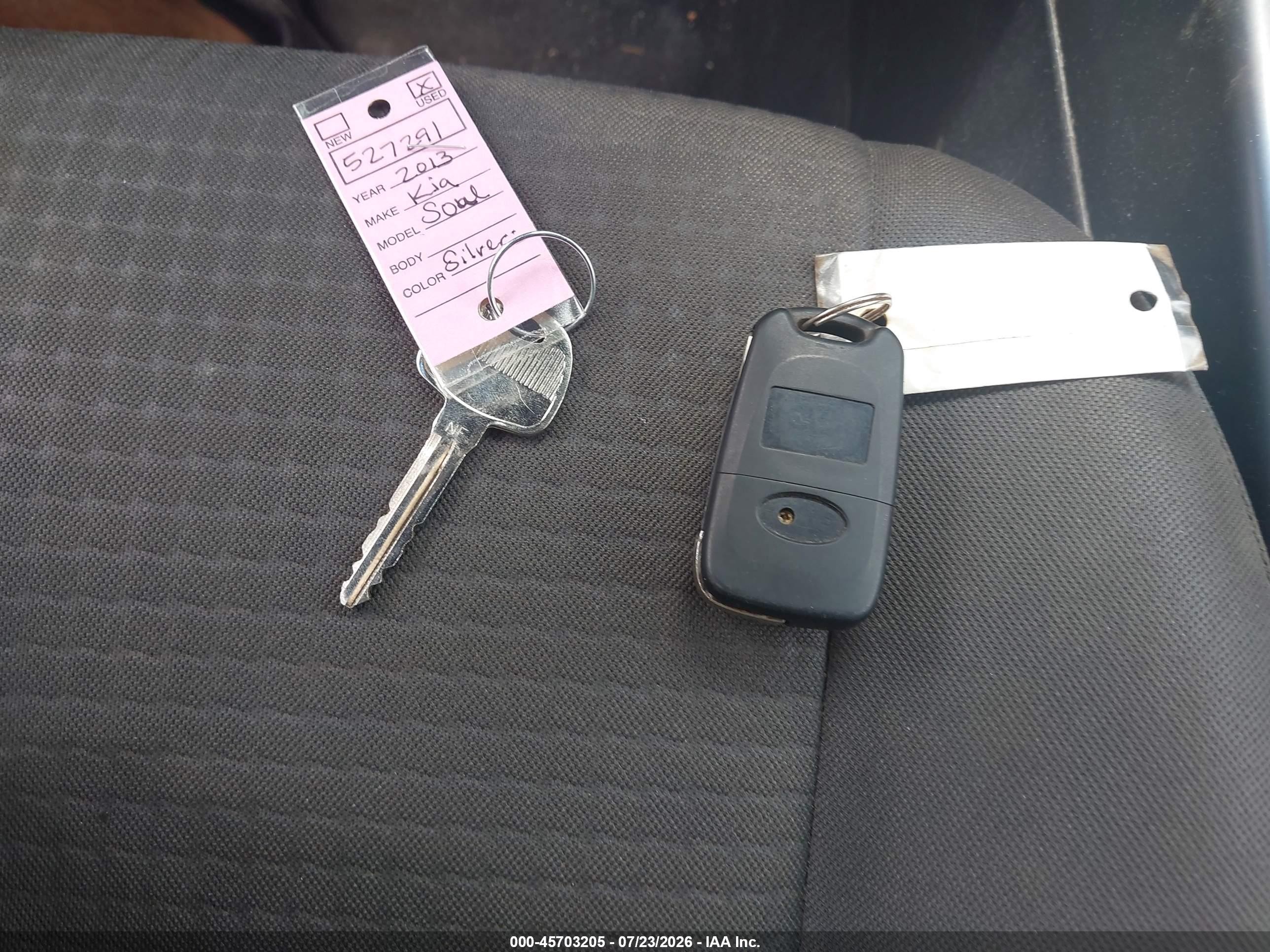 2013 Kia Soul   Gray vin: KNDJT2A59D7527291