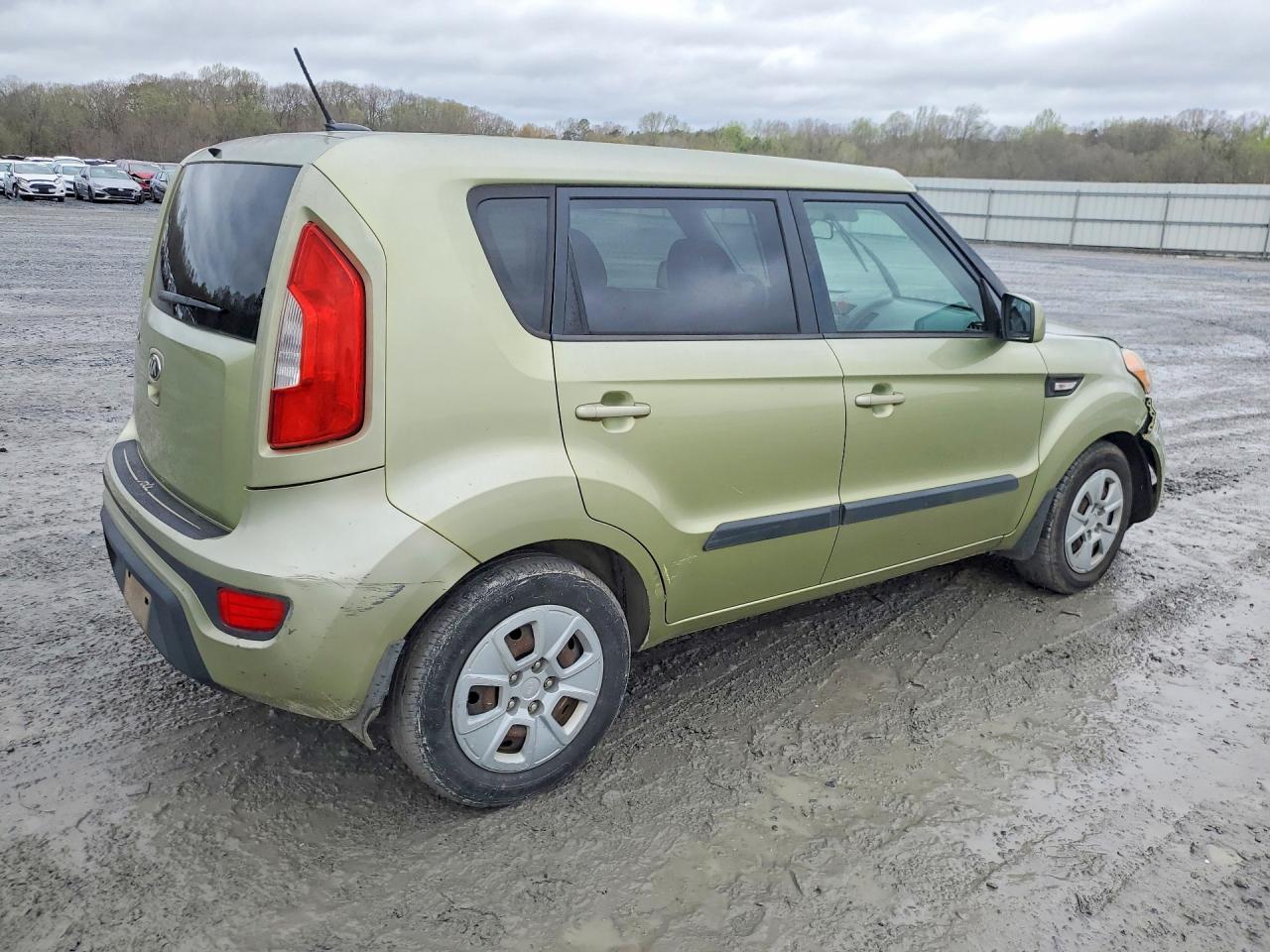 2013 Kia Soul Base Green vin: KNDJT2A59D7543765
