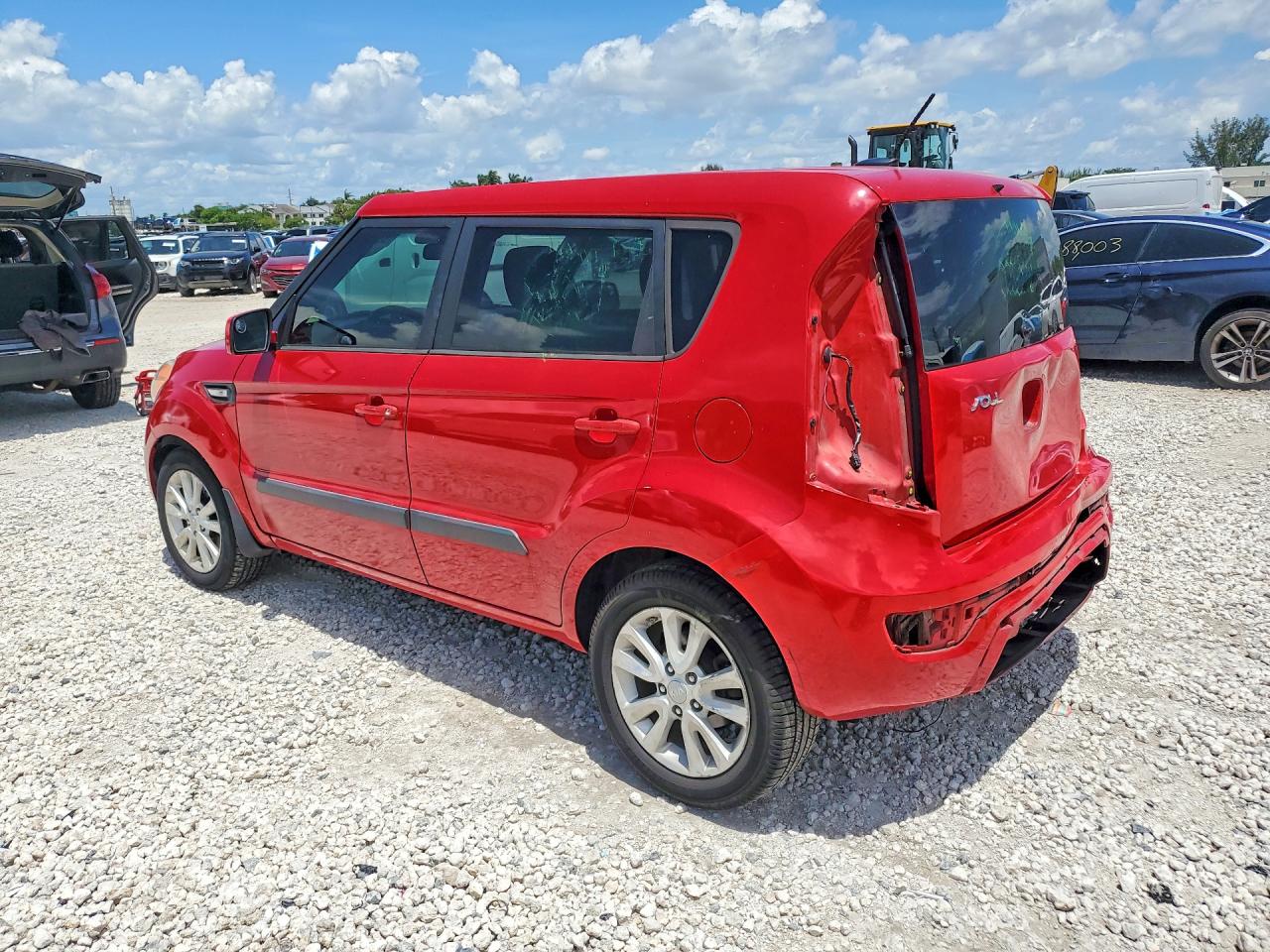 2013 Kia Soul Base Red vin: KNDJT2A59D7576216