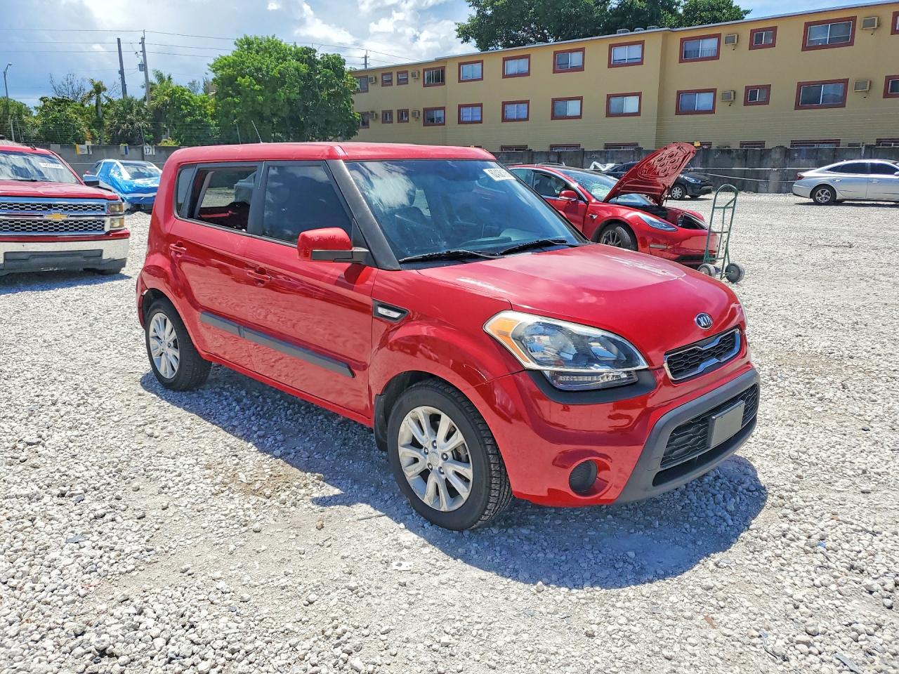 2013 Kia Soul Base Red vin: KNDJT2A59D7576216