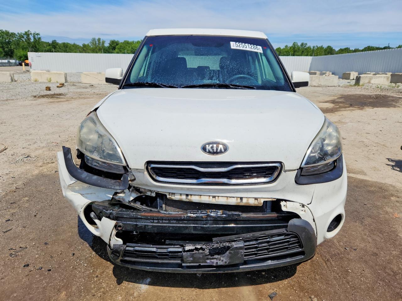 2013 Kia Soul Base White vin: KNDJT2A59D7579522