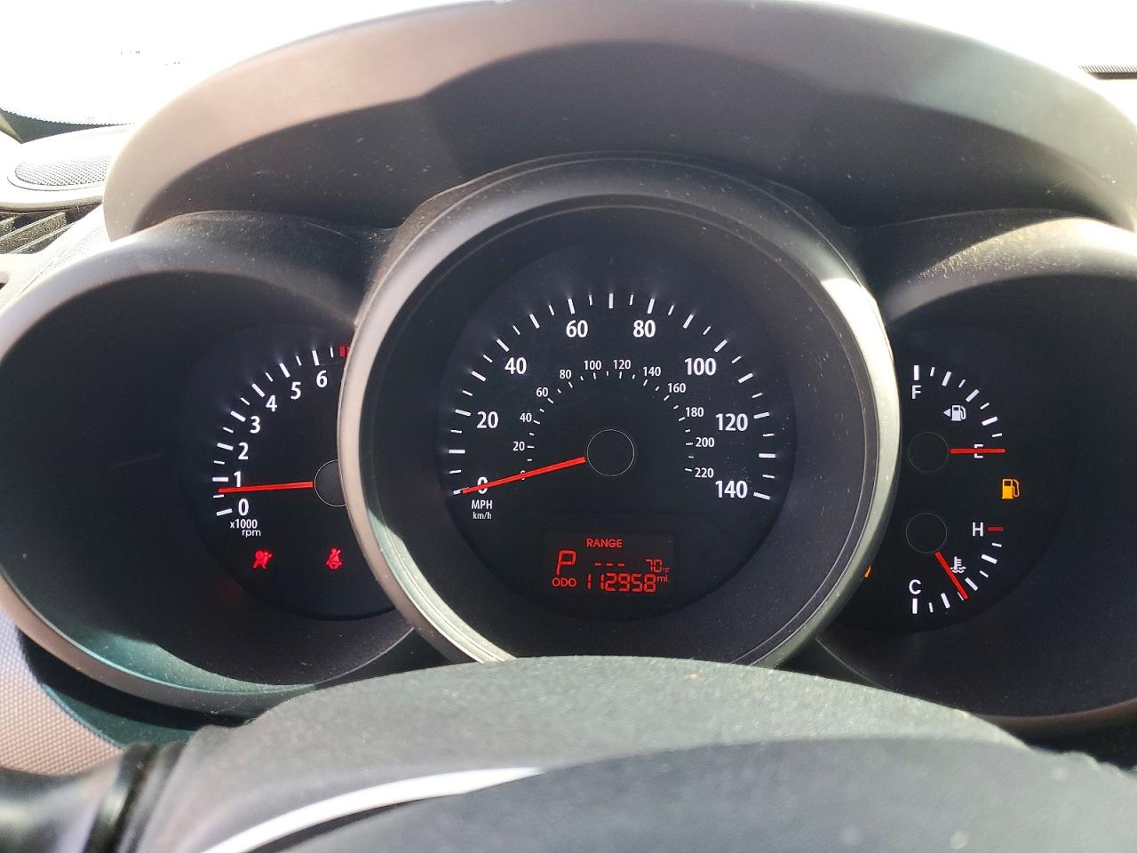 2013 Kia Soul Base Red vin: KNDJT2A59D7604094