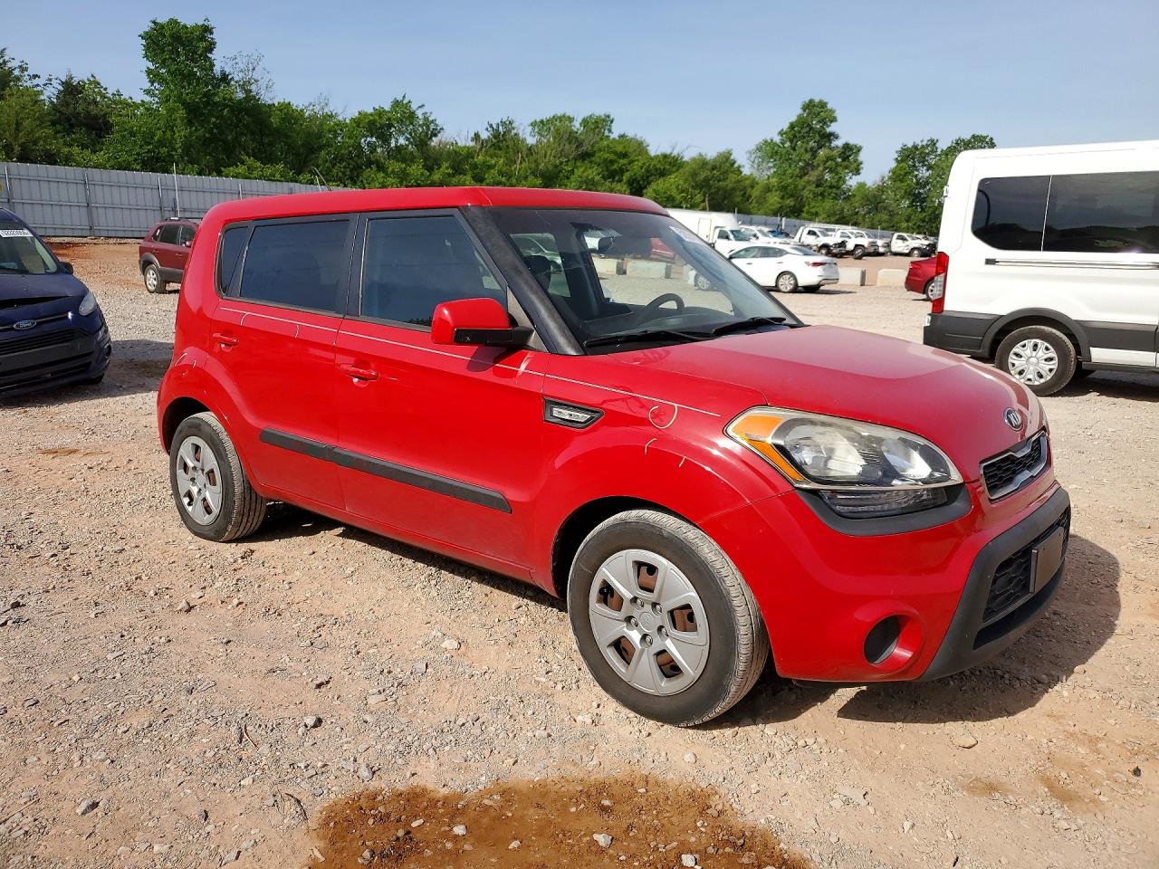 2013 Kia Soul Base Red vin: KNDJT2A59D7604094