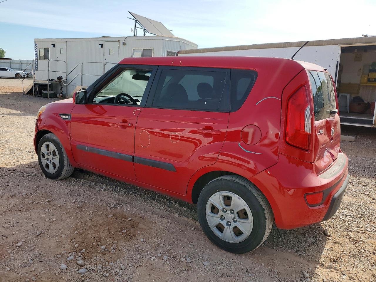 2013 Kia Soul Base Red vin: KNDJT2A59D7604094