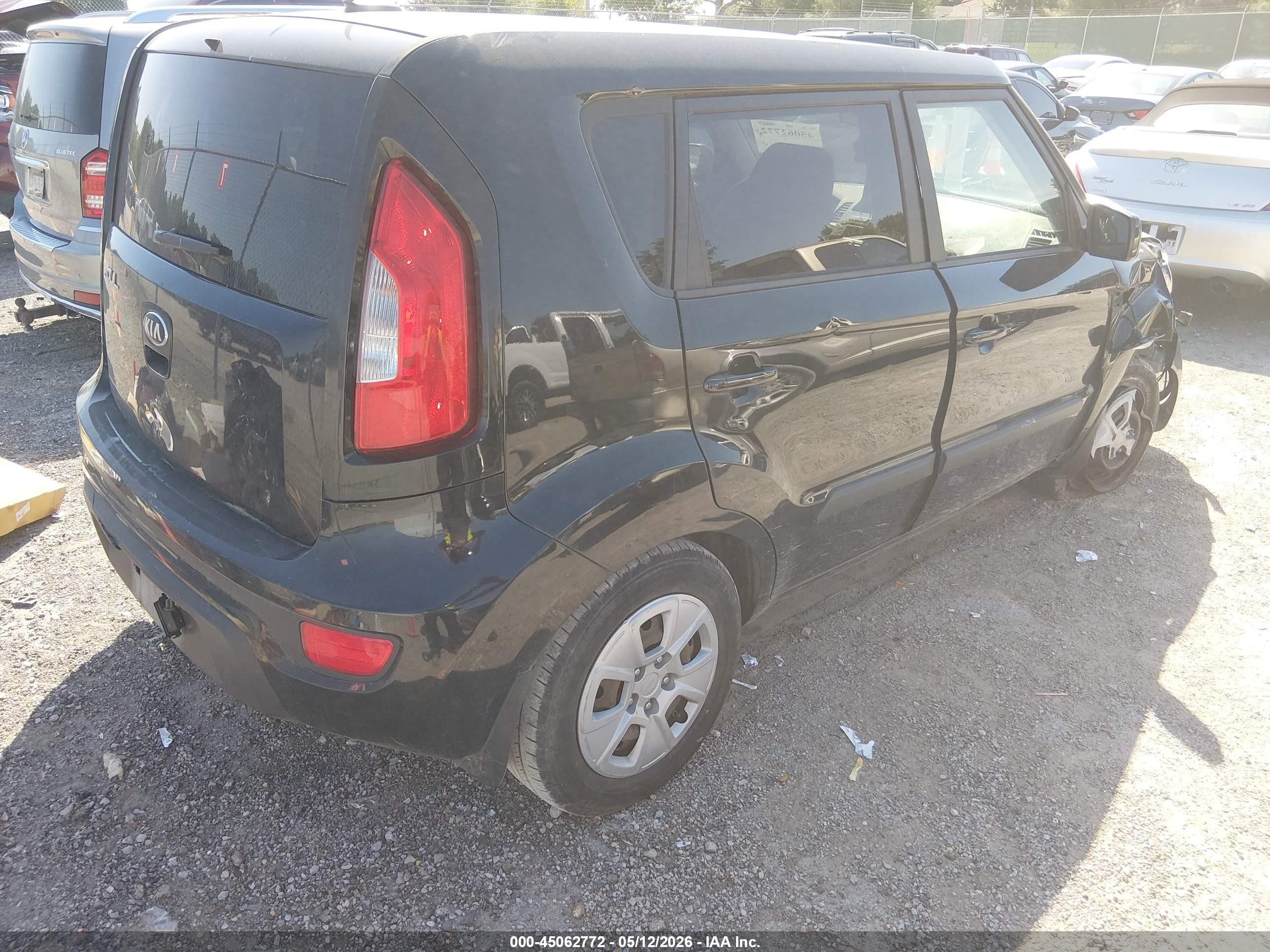 2013 Kia Soul   Black vin: KNDJT2A59D7612907