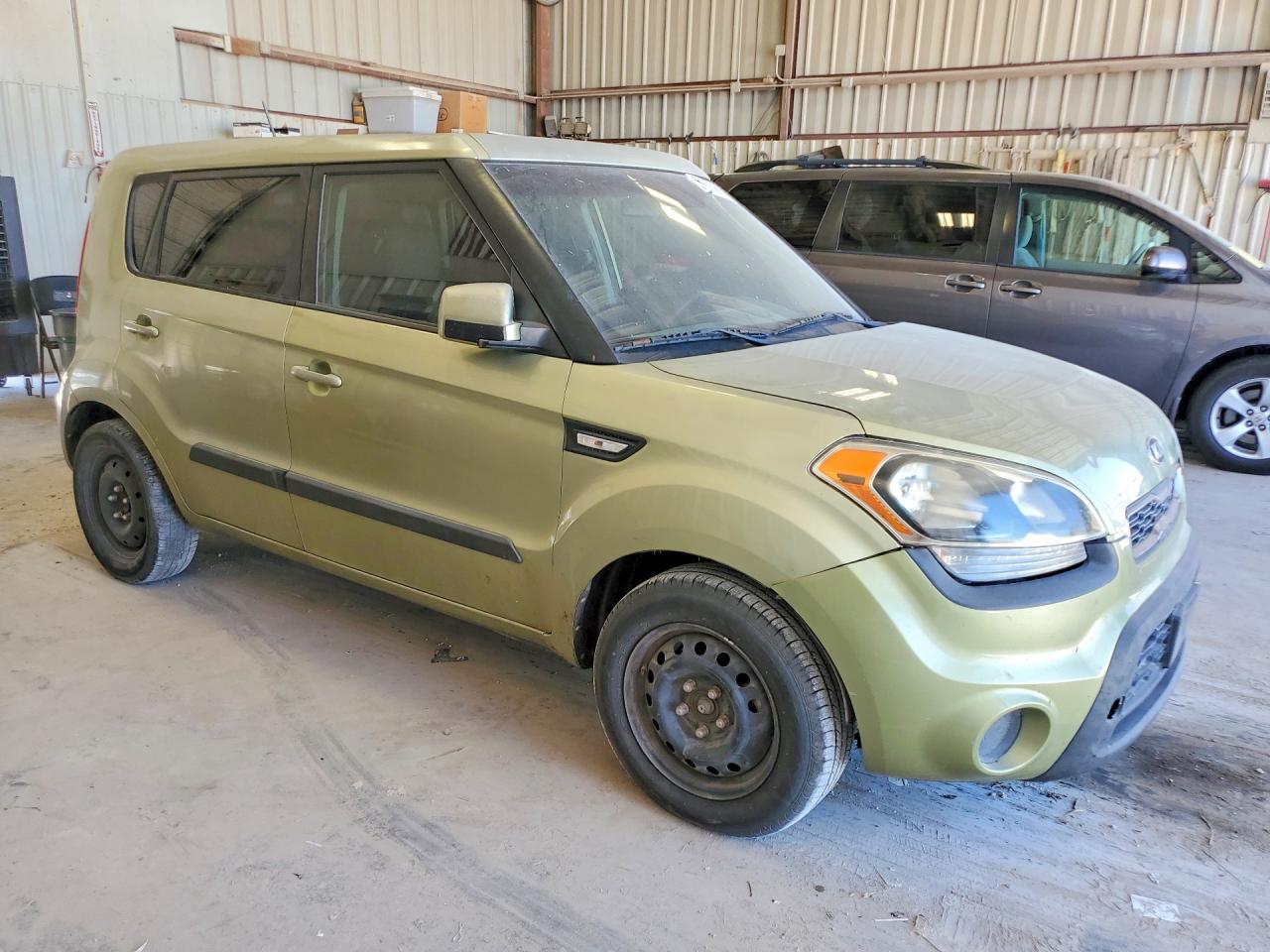 2013 Kia Soul Base Green vin: KNDJT2A59D7623325