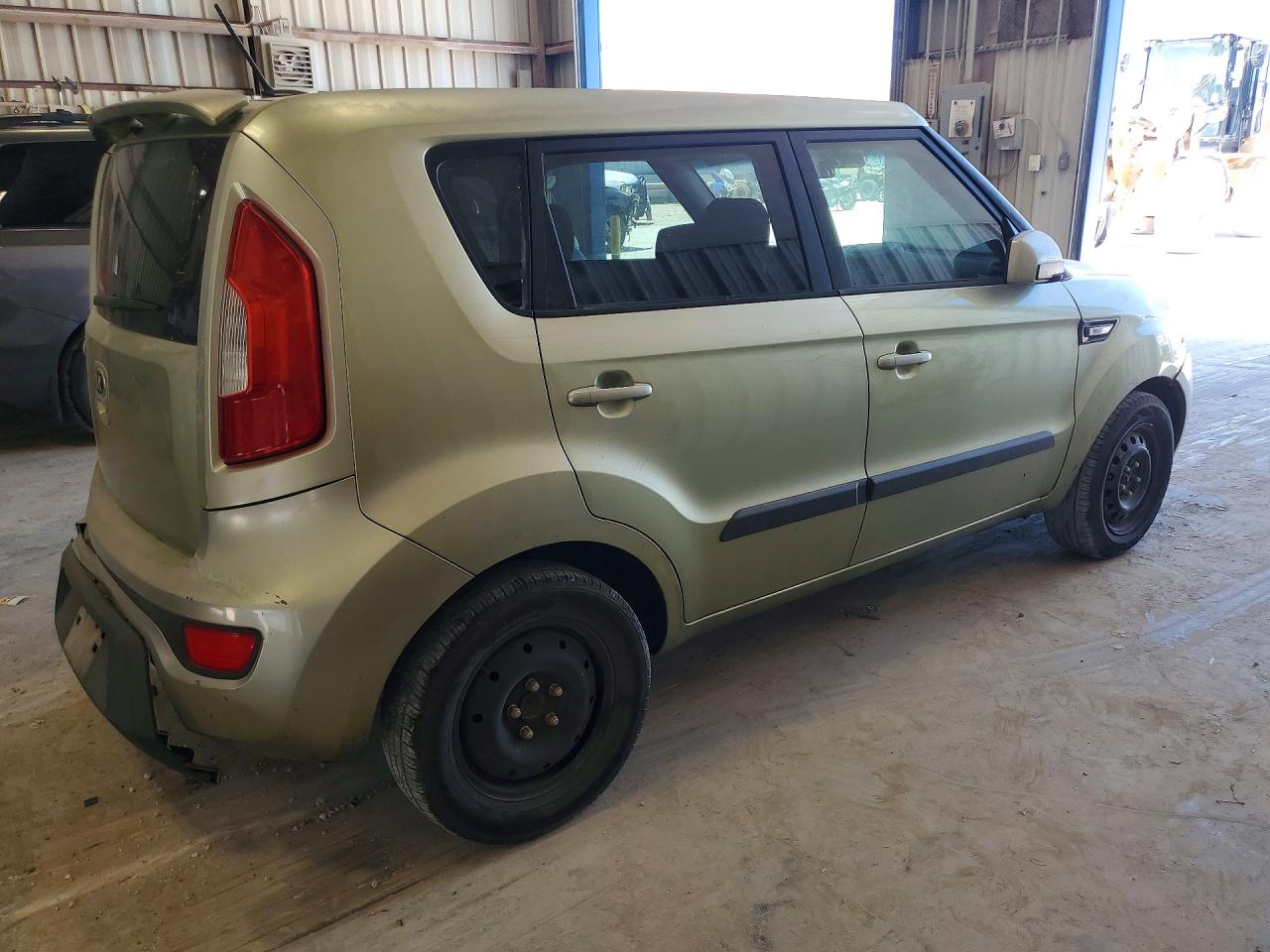 2013 Kia Soul Base Green vin: KNDJT2A59D7623325