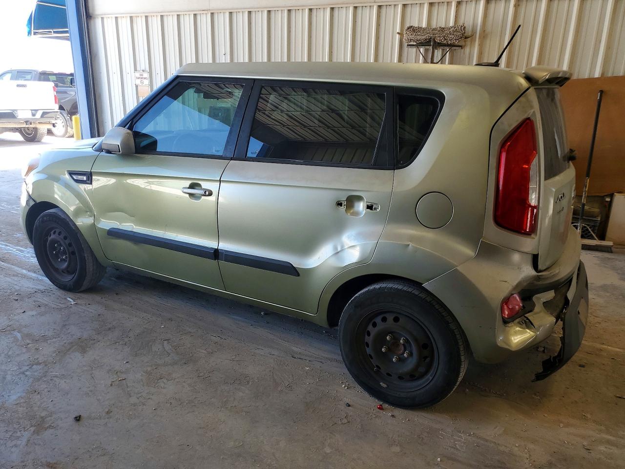 2013 Kia Soul Base Green vin: KNDJT2A59D7623325