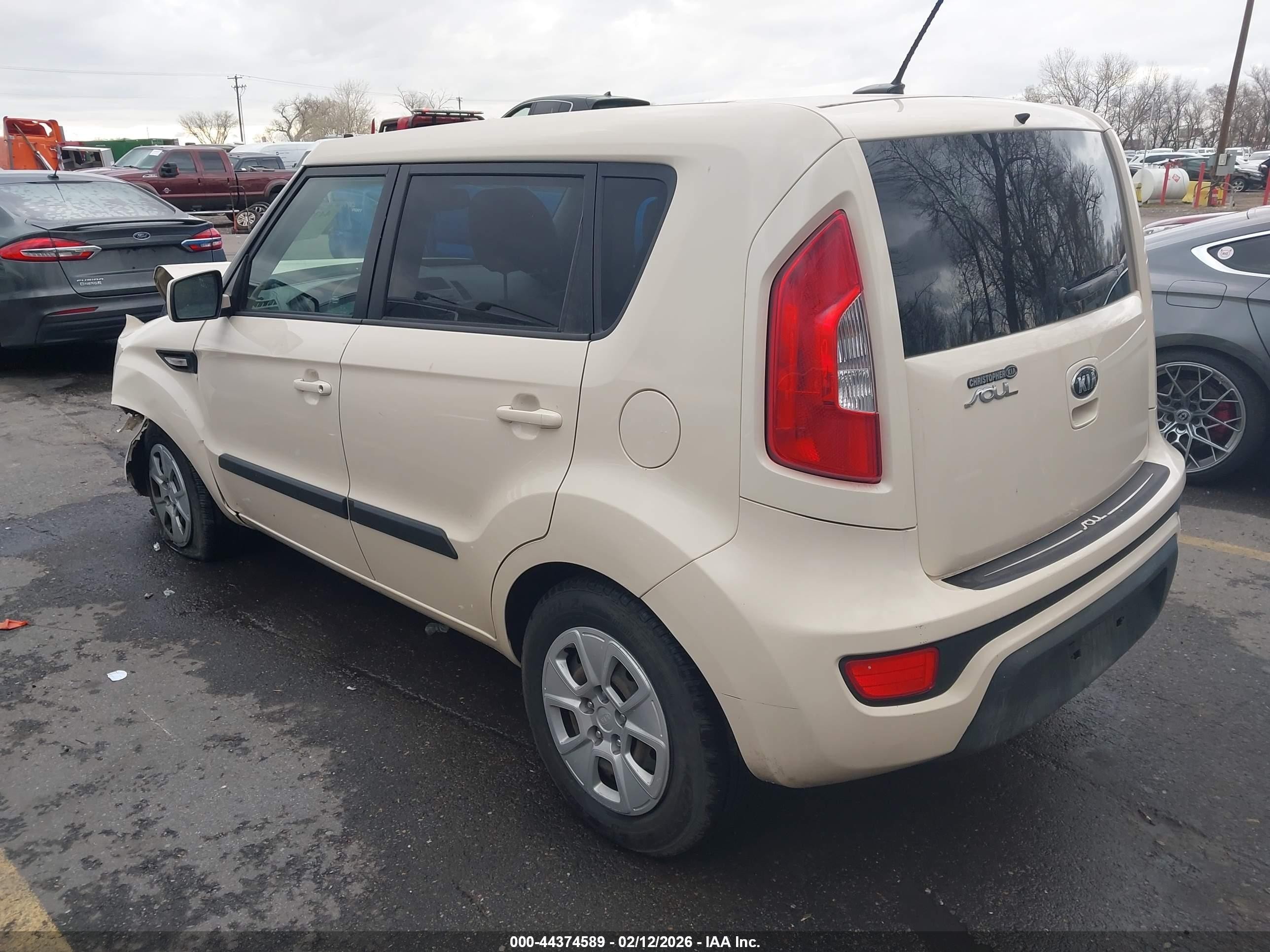 2013 Kia Soul   White vin: KNDJT2A59D7775203