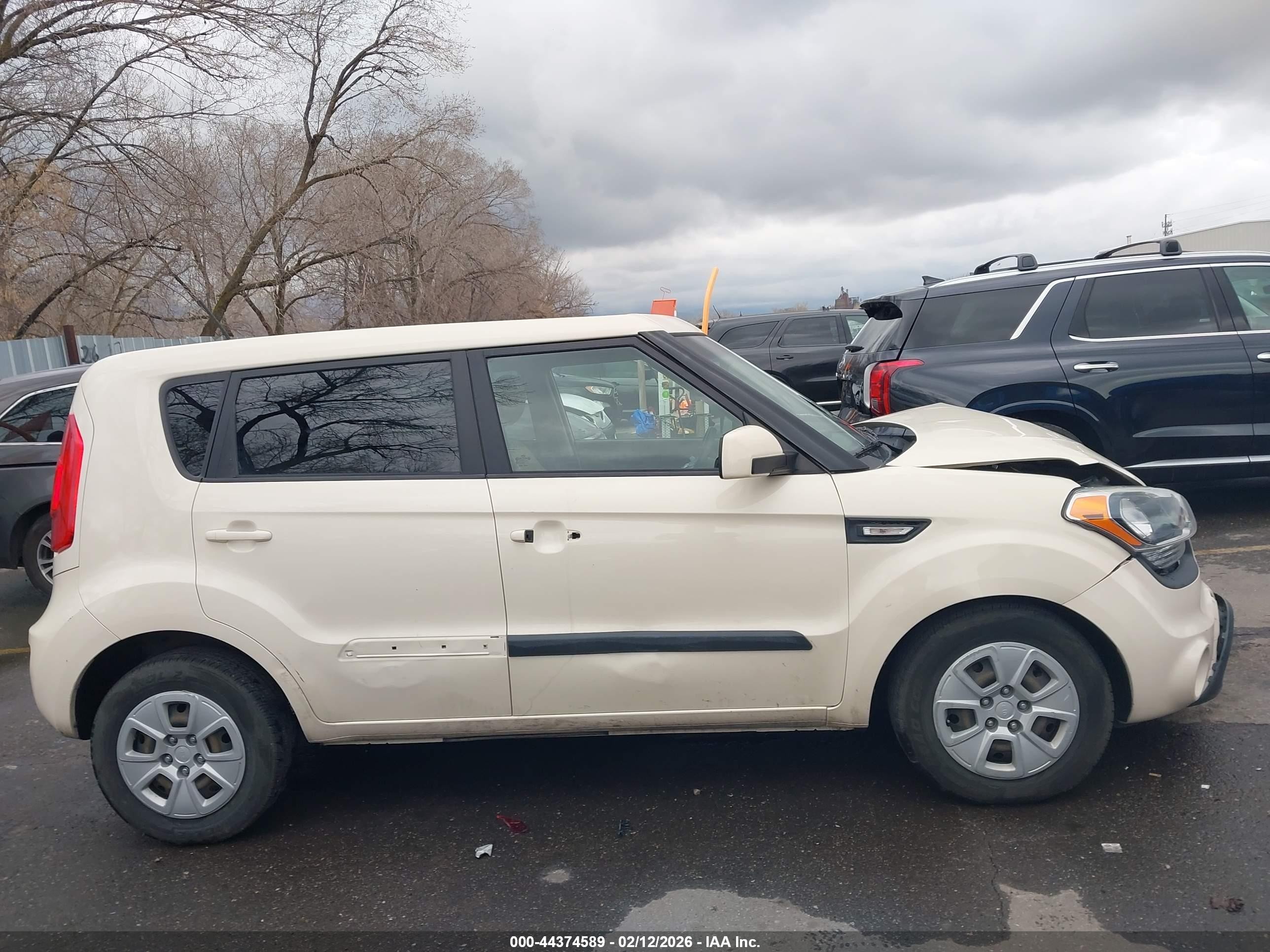 2013 Kia Soul   White vin: KNDJT2A59D7775203