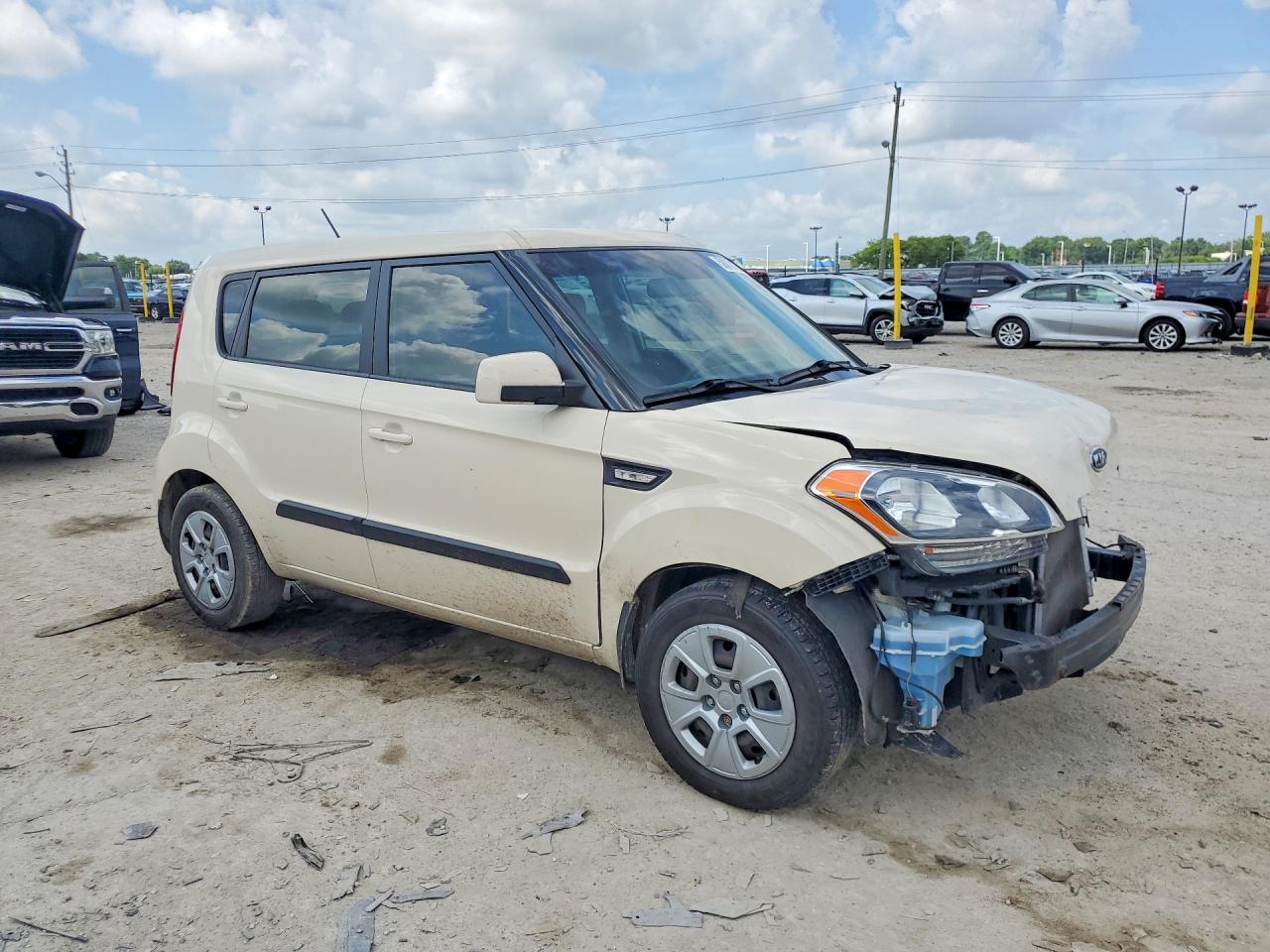2012 Kia Soul Base Кремовый vin: KNDJT2A5XC7408664