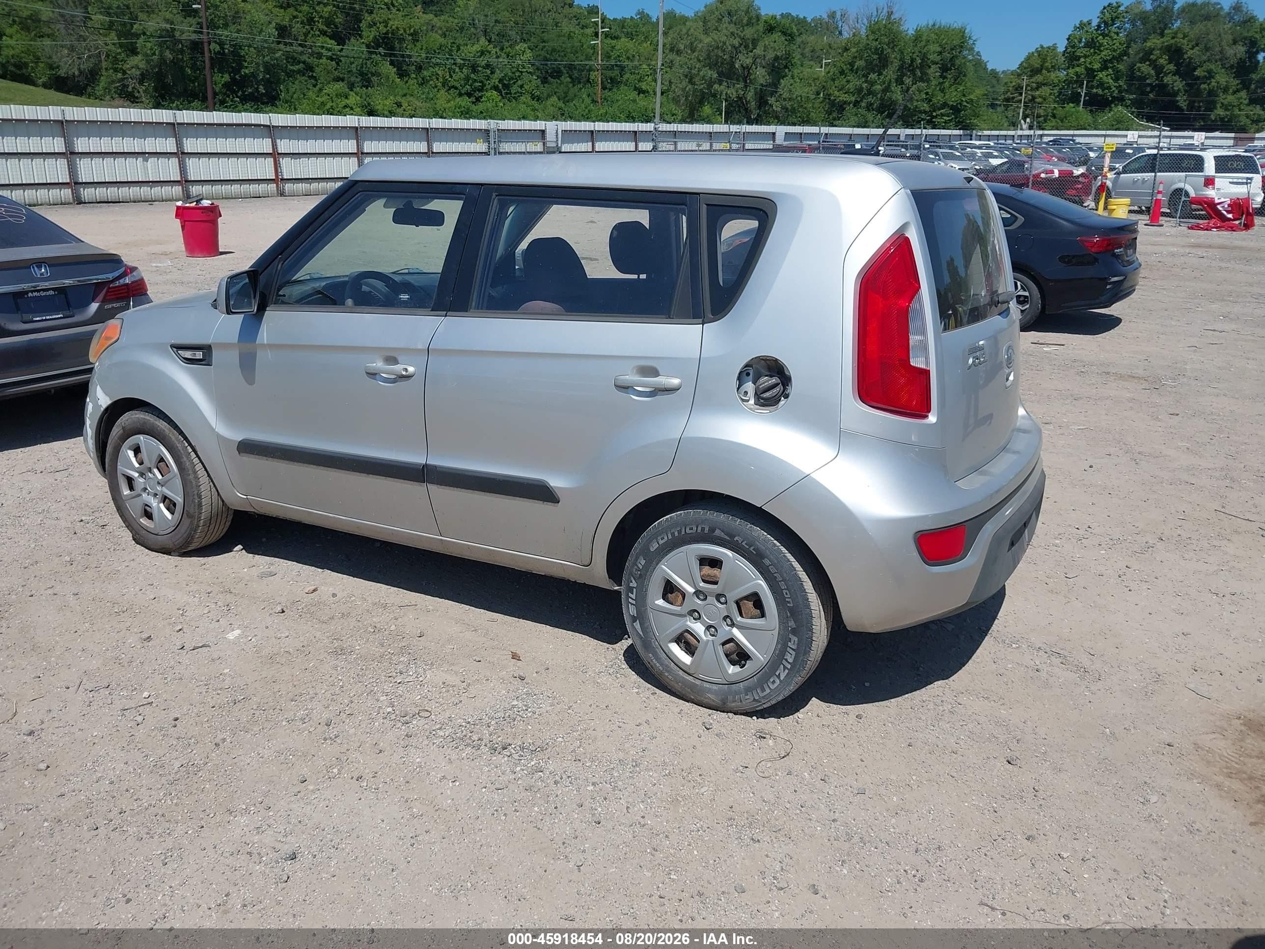 2012 Kia Soul   Silver vin: KNDJT2A5XC7427909