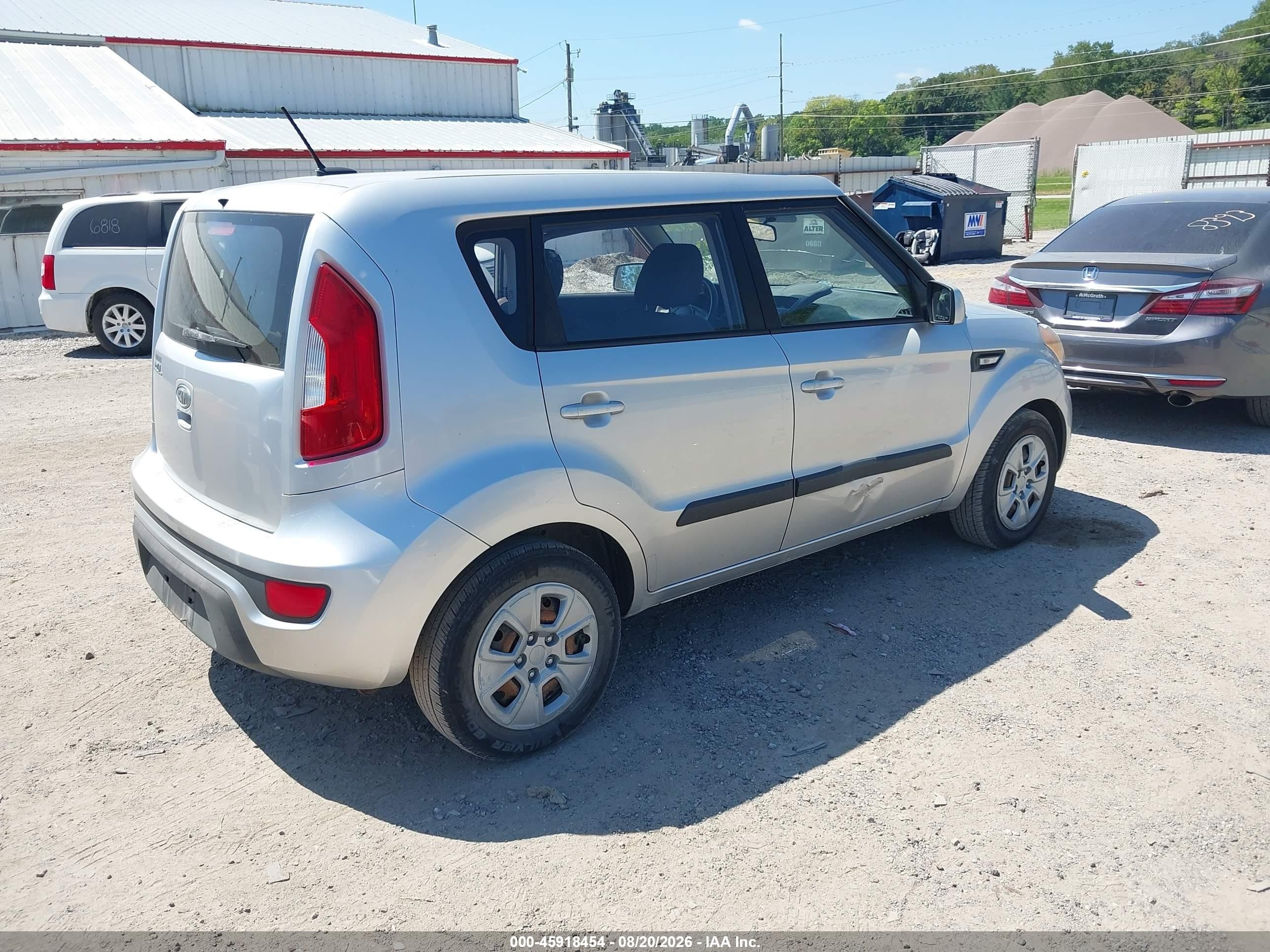2012 Kia Soul   Silver vin: KNDJT2A5XC7427909