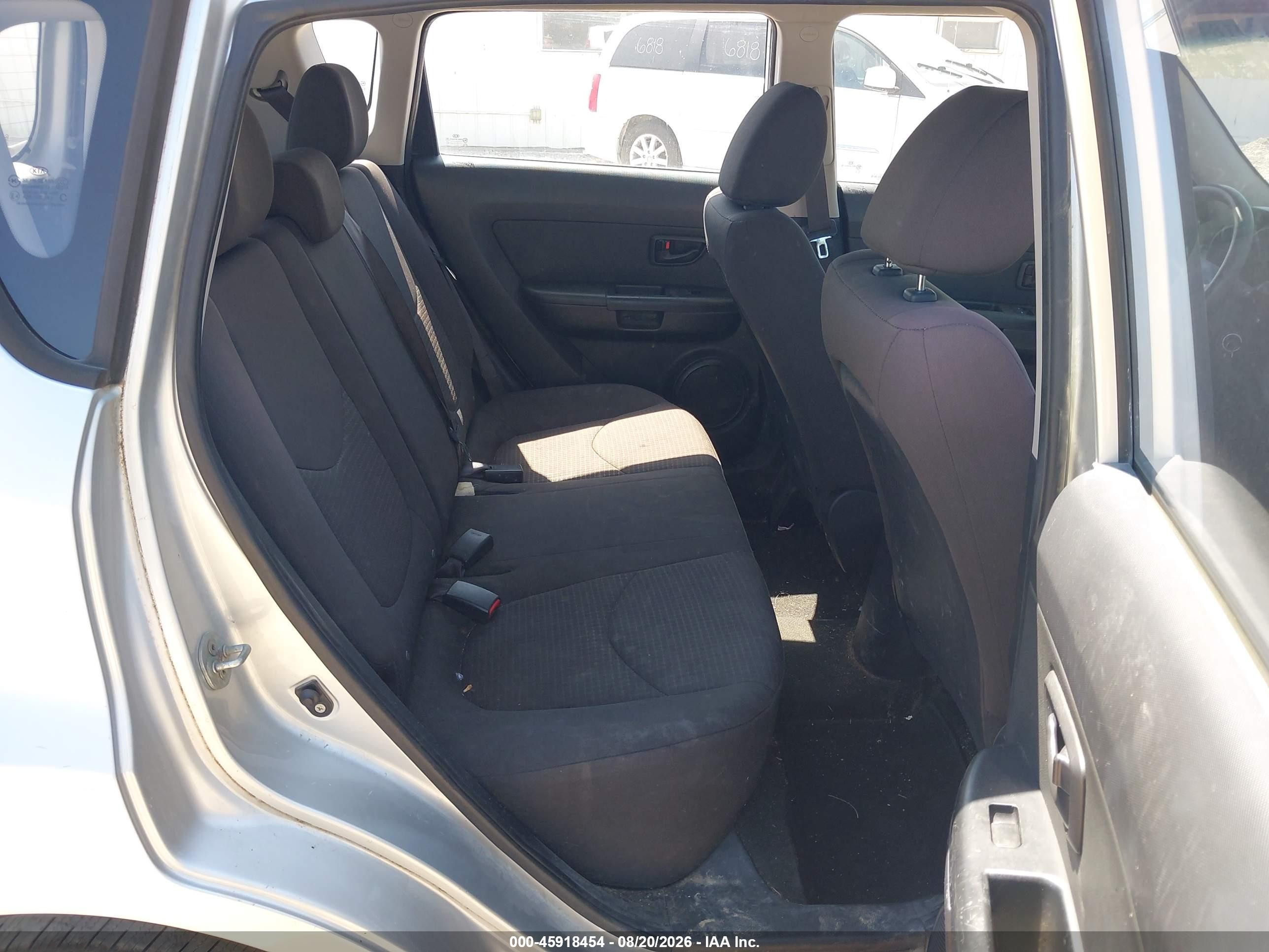 2012 Kia Soul   Silver vin: KNDJT2A5XC7427909