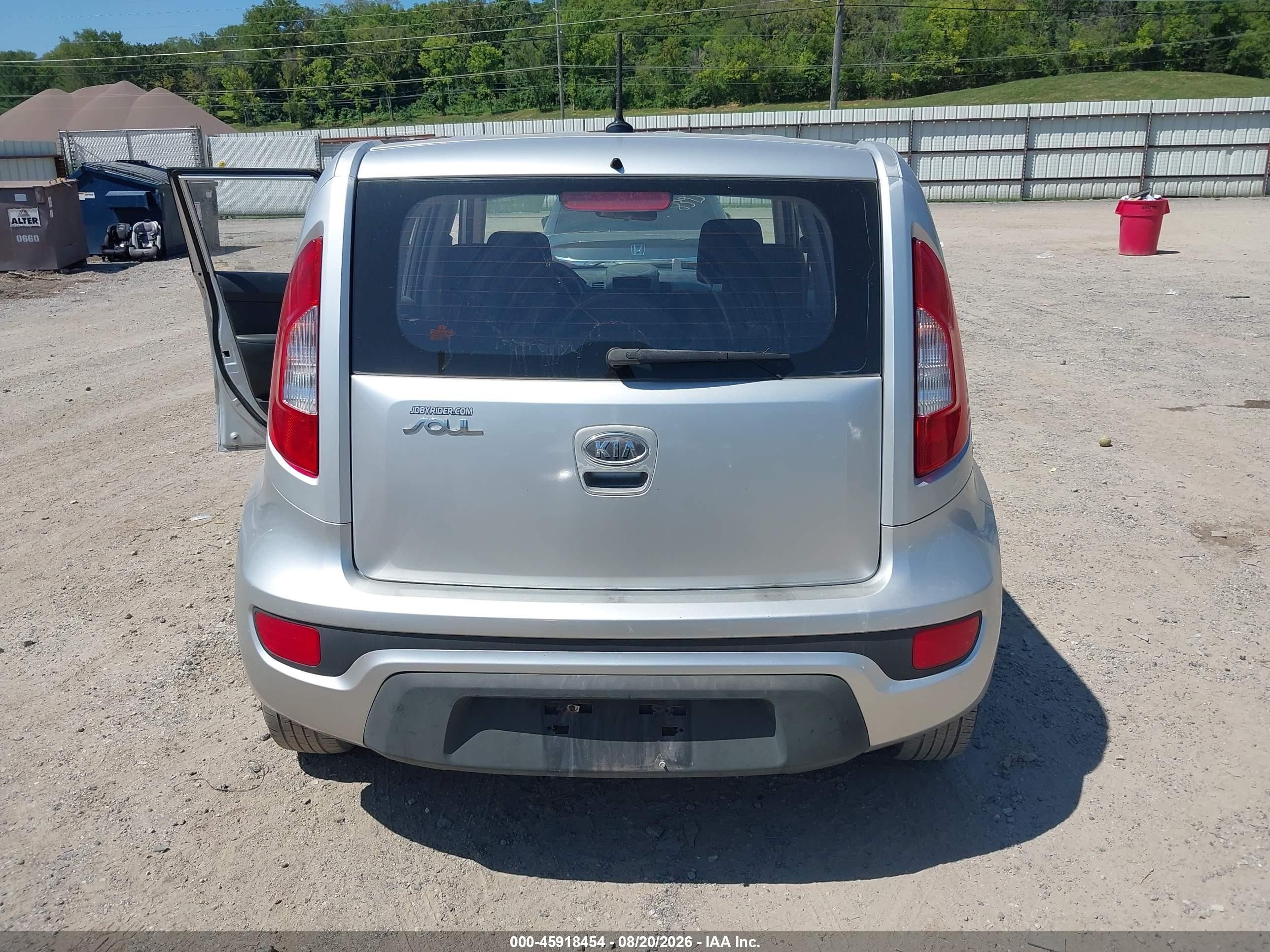 2012 Kia Soul   Silver vin: KNDJT2A5XC7427909