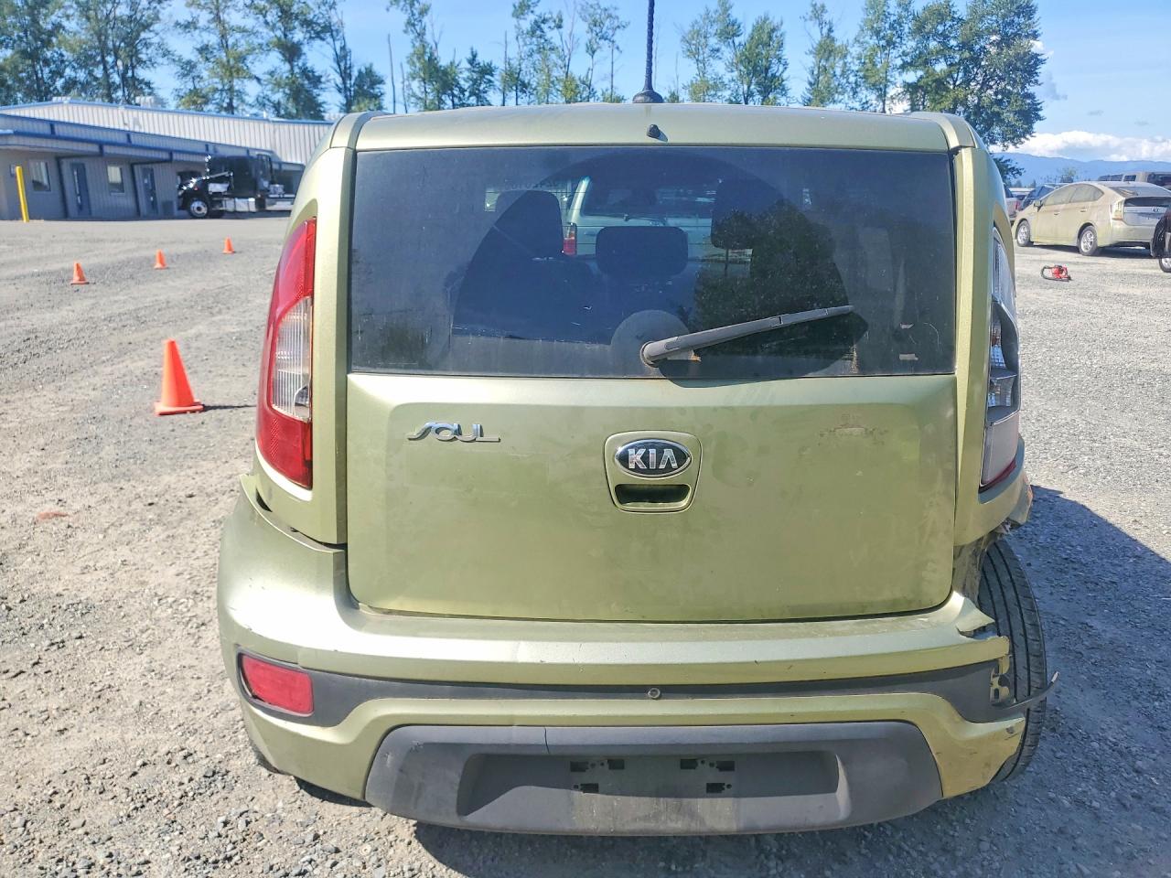 2013 Kia Soul Base Green vin: KNDJT2A5XD7486900