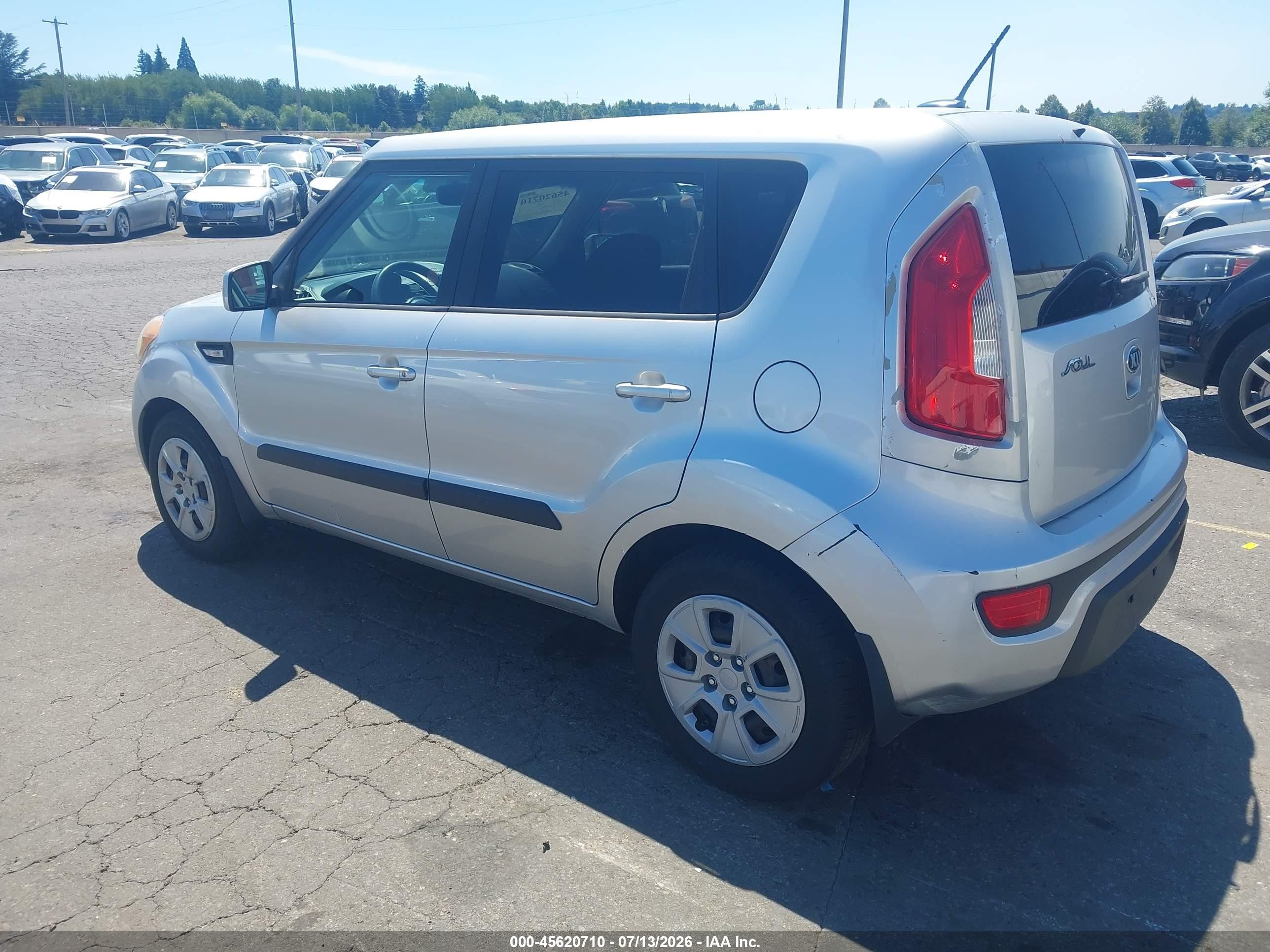 2013 Kia Soul   Silver vin: KNDJT2A5XD7512525