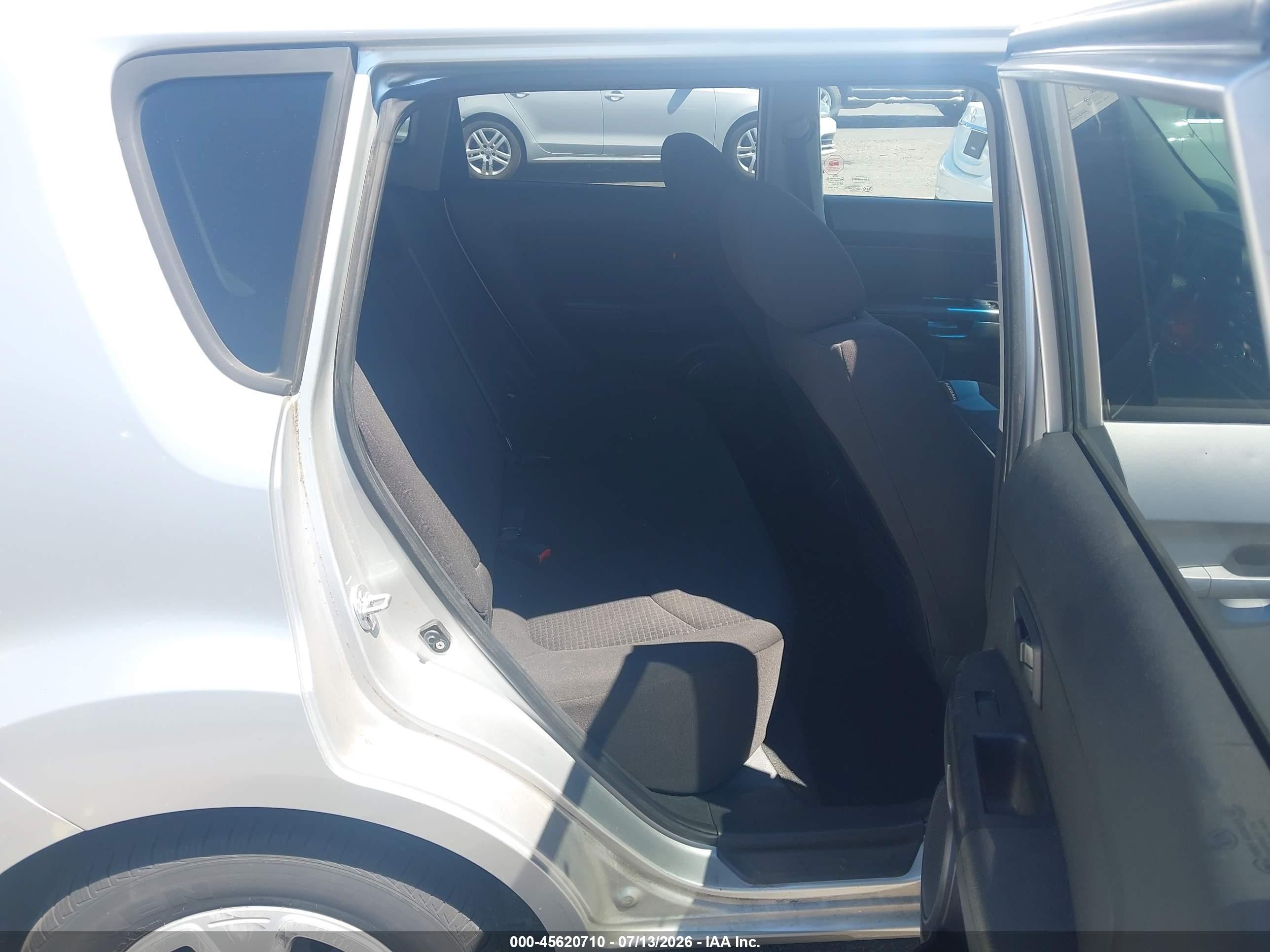 2013 Kia Soul   Silver vin: KNDJT2A5XD7512525