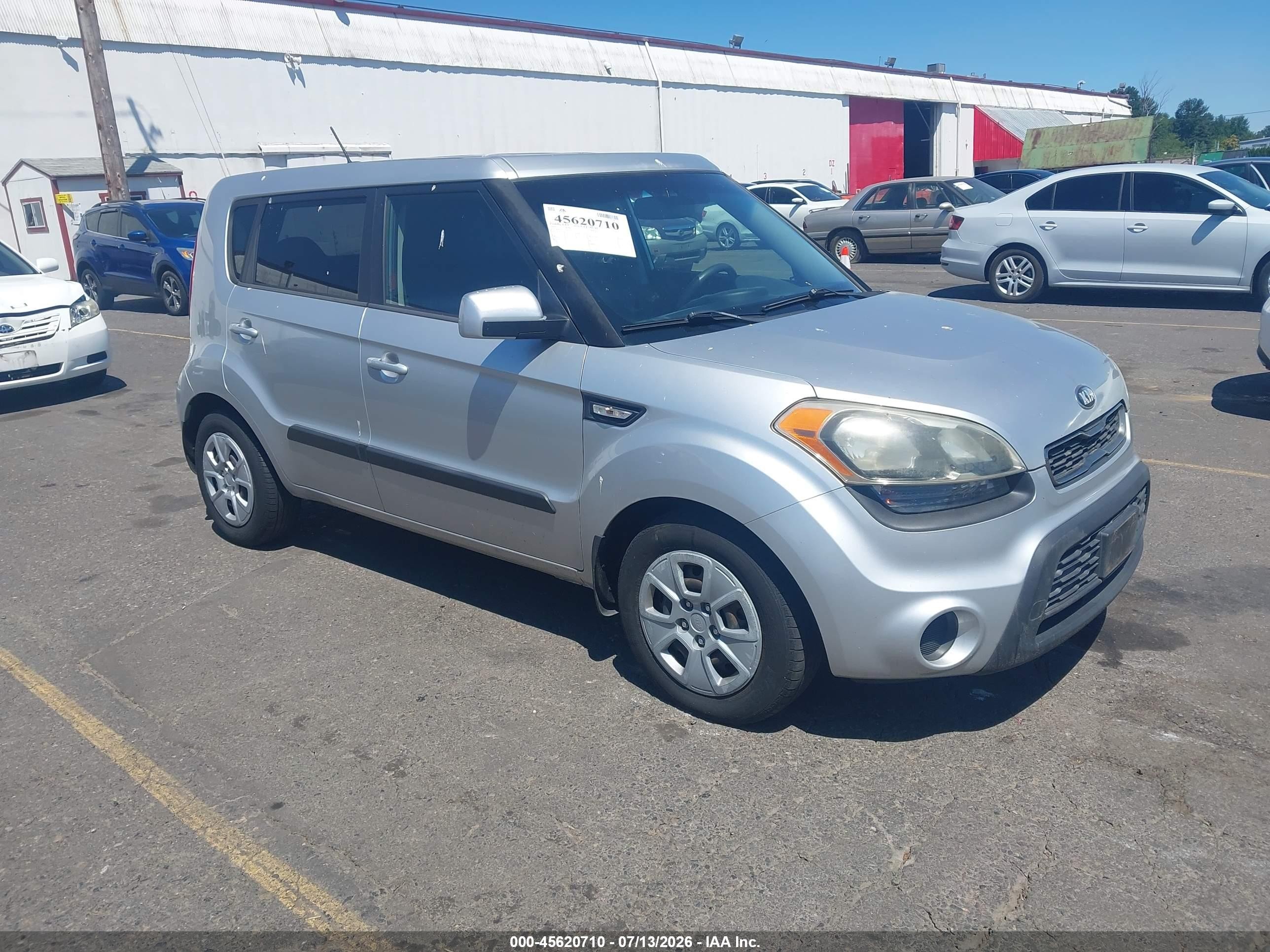 2013 Kia Soul   Серебряный vin: KNDJT2A5XD7512525