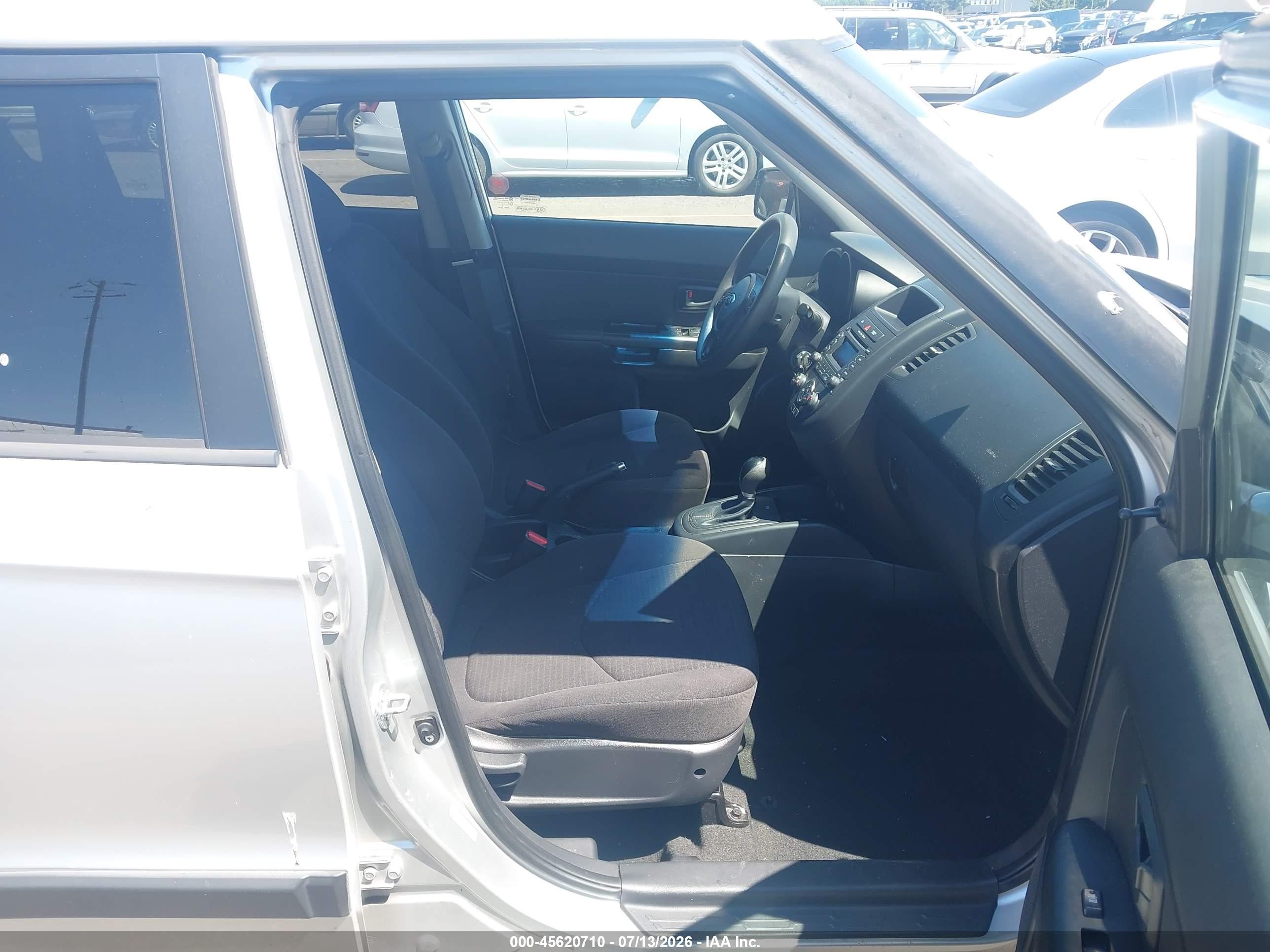 2013 Kia Soul   Silver vin: KNDJT2A5XD7512525