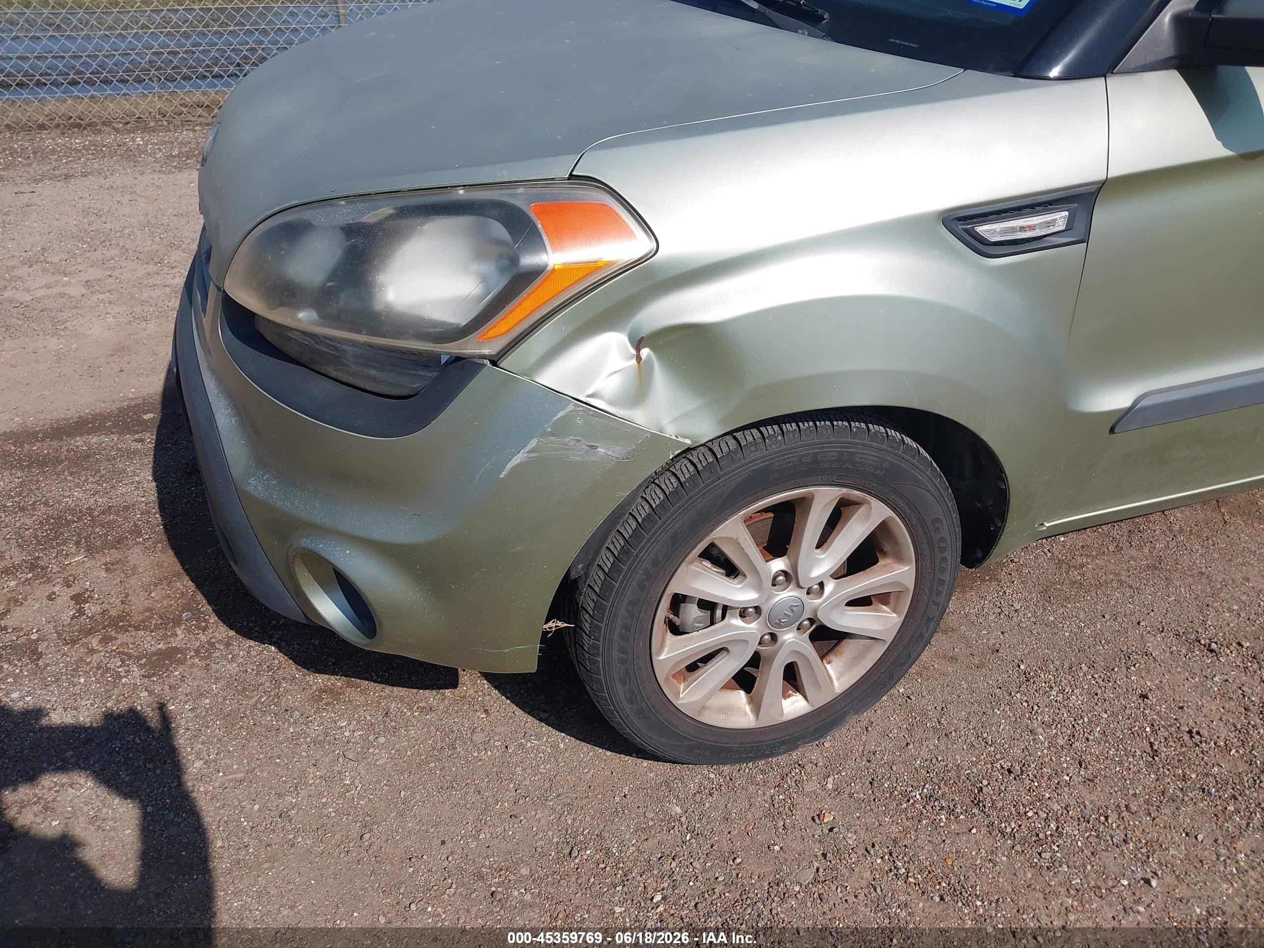 2013 Kia Soul   Green vin: KNDJT2A5XD7543371