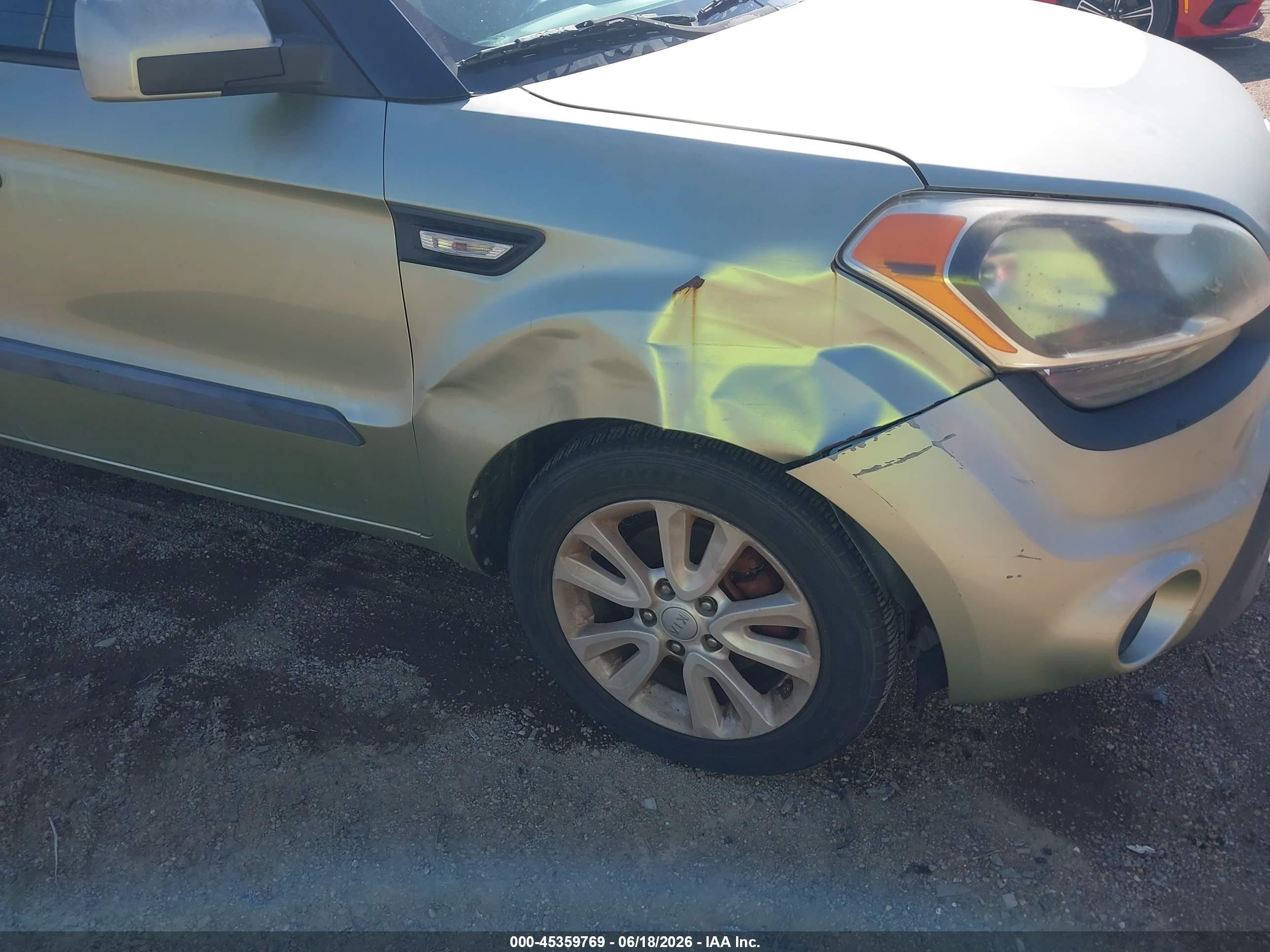 2013 Kia Soul   Green vin: KNDJT2A5XD7543371
